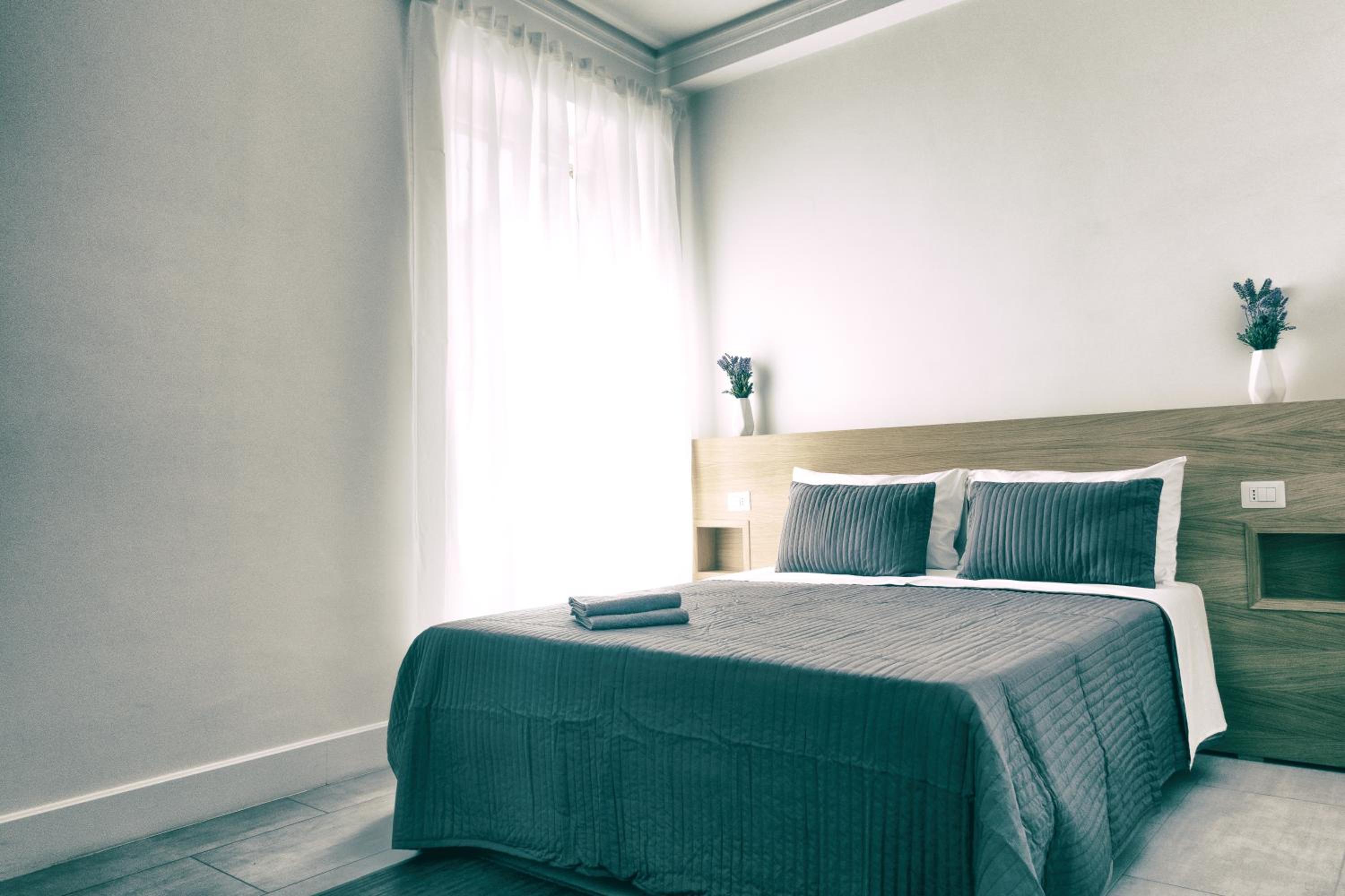 Deluxe Double Room with Balcony photo 2