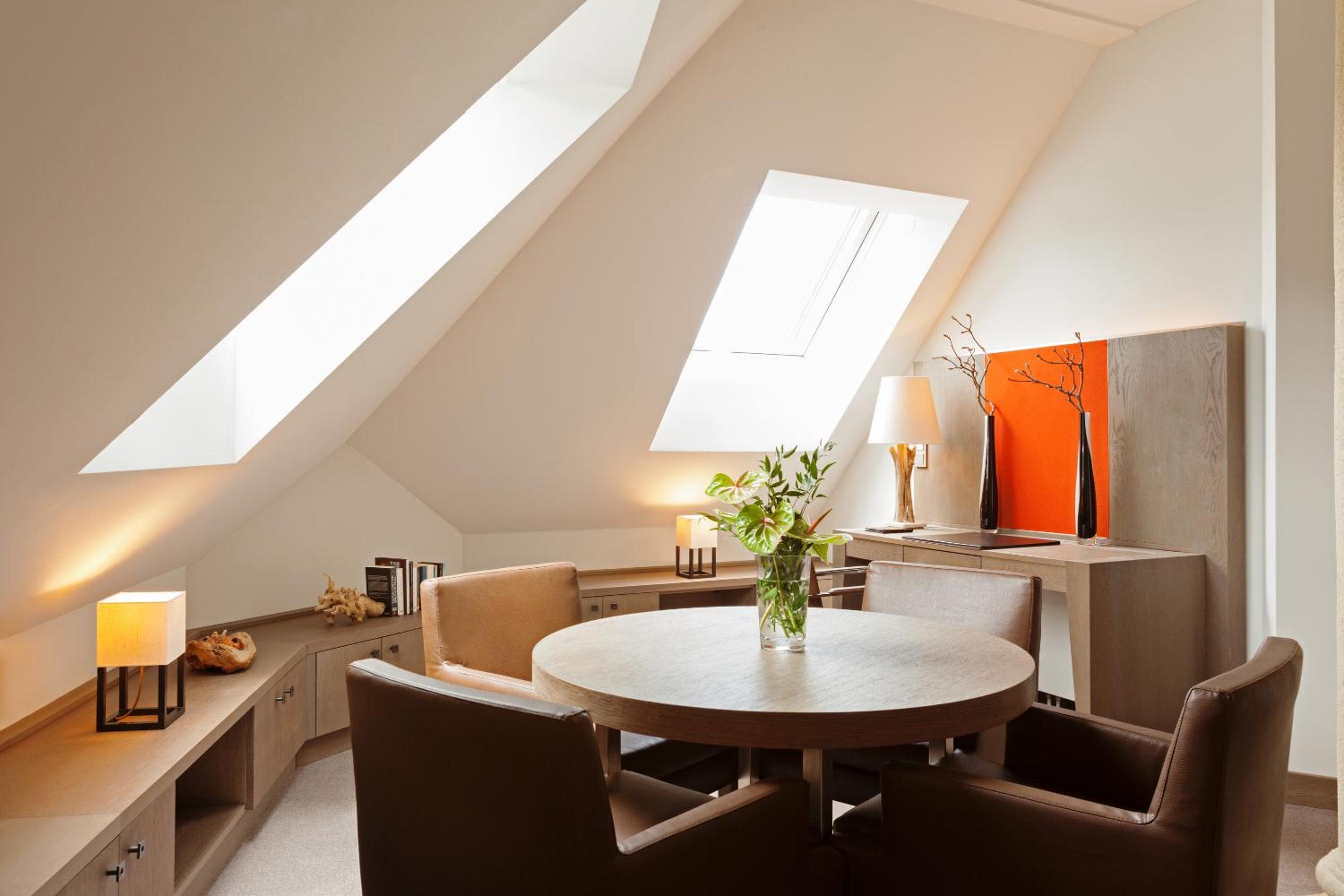 Suite - Photo 3
