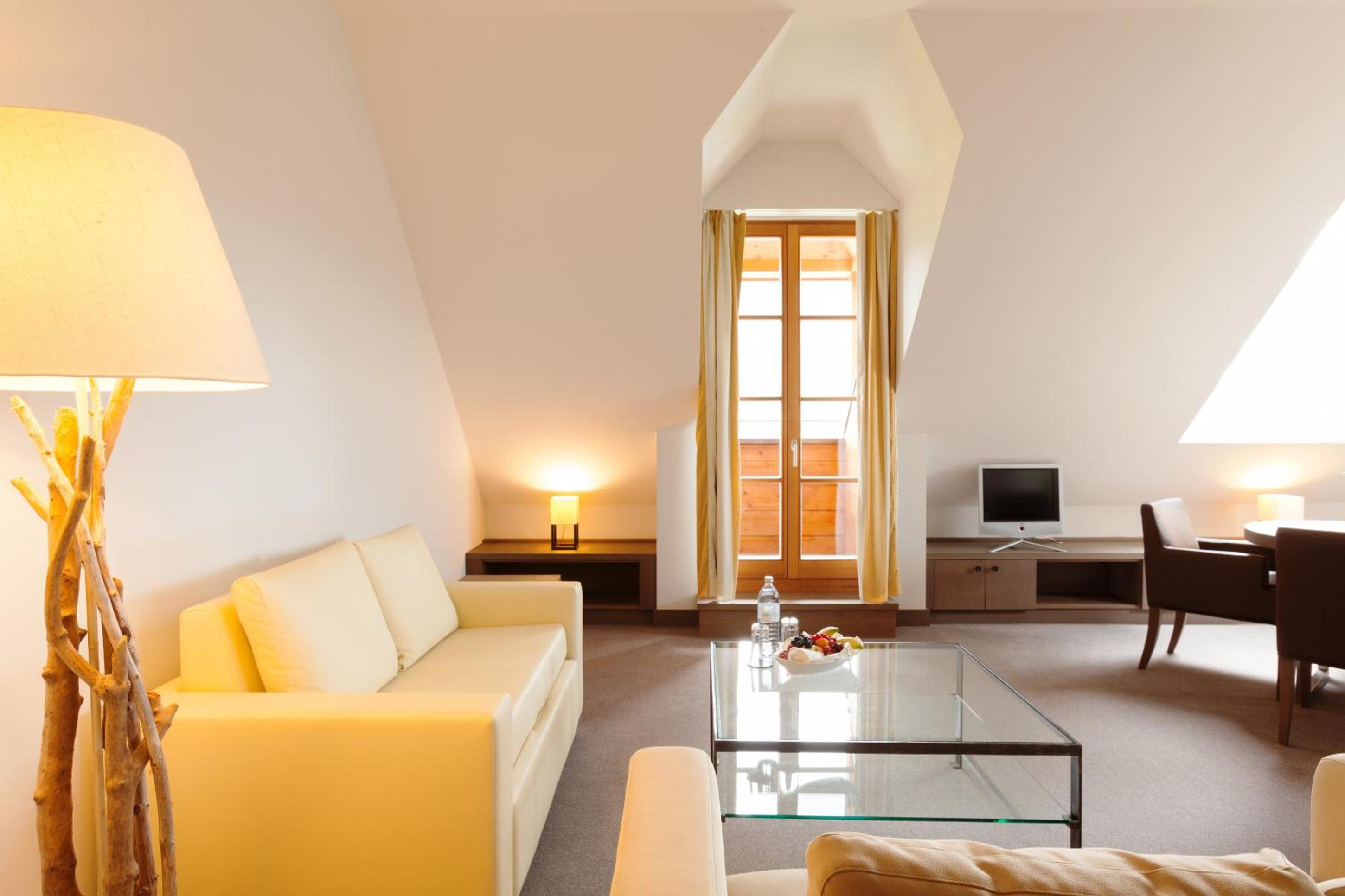 Suite - Photo 2