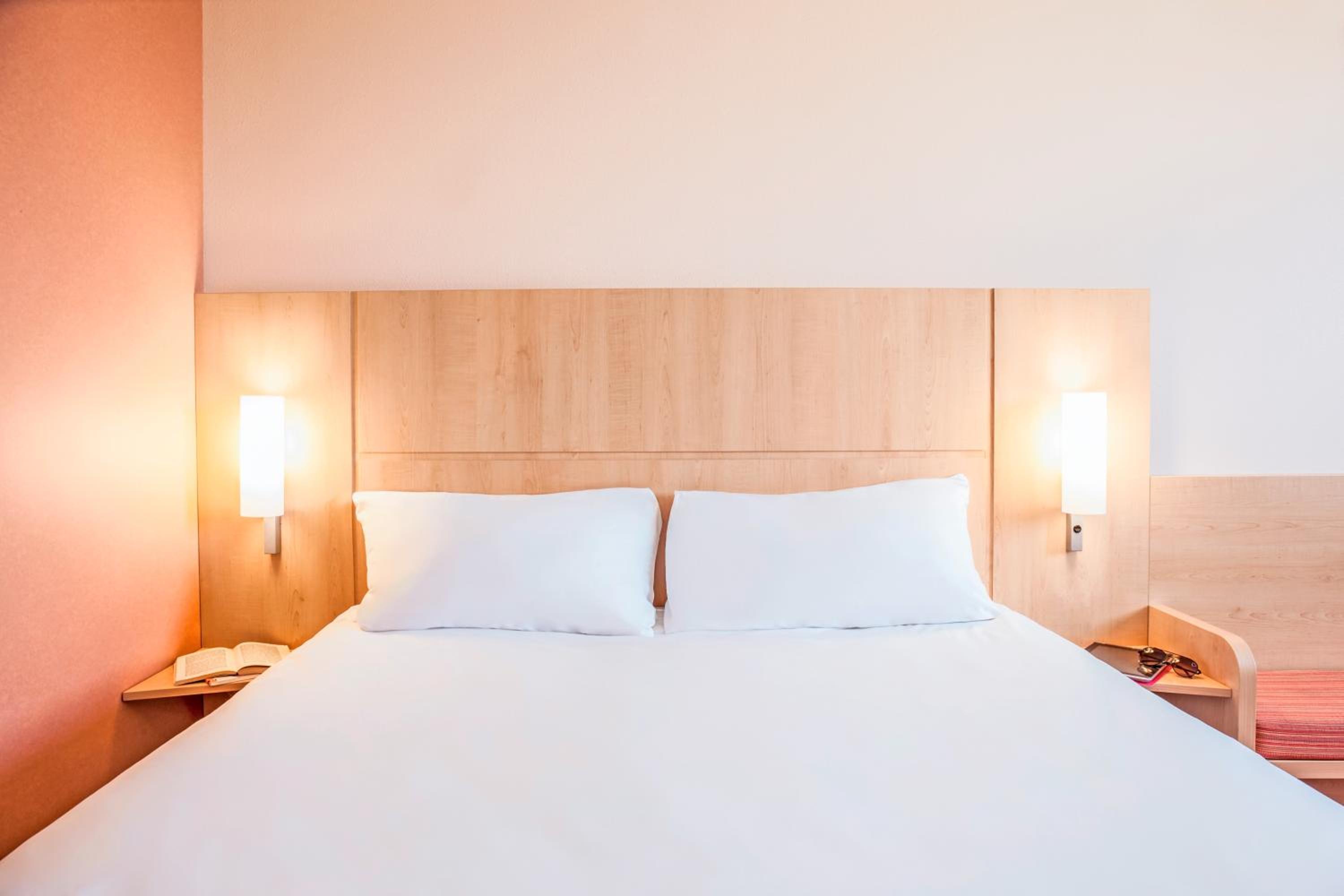 Standard Double Room - Photo 4