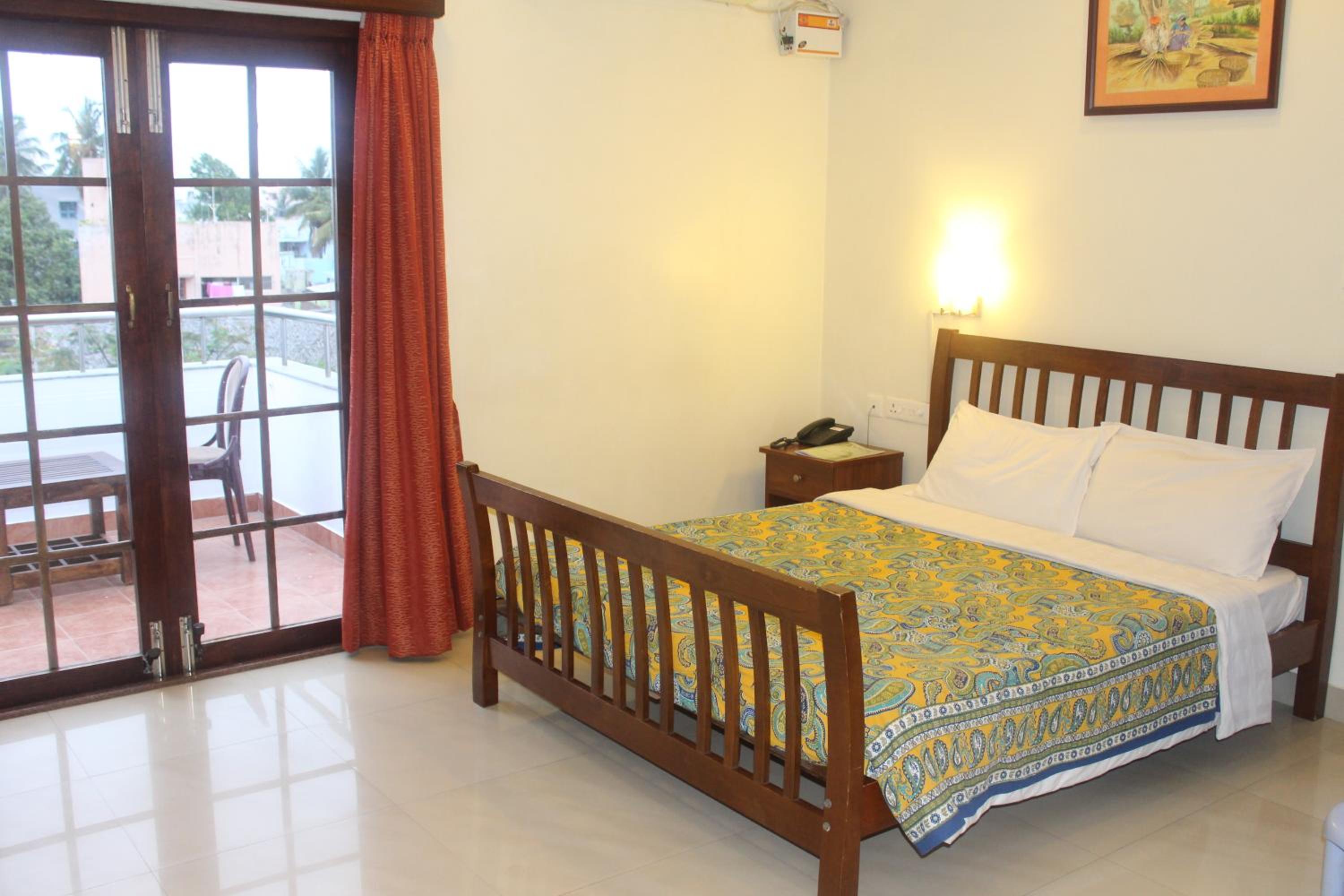 Deluxe Room - Photo 5