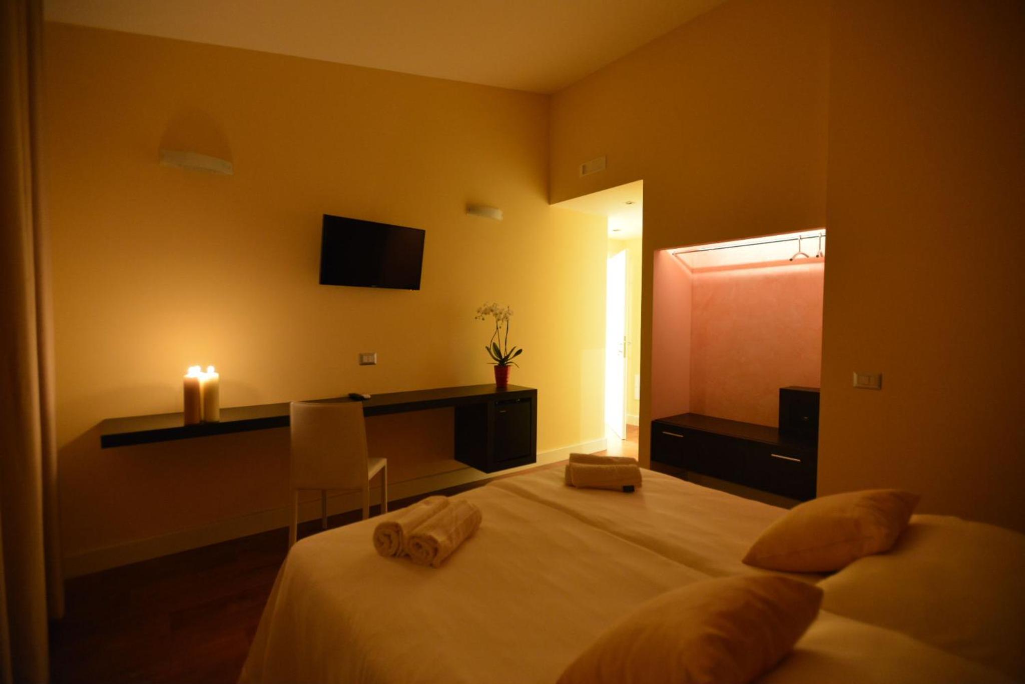 Double or Twin Room photo 3