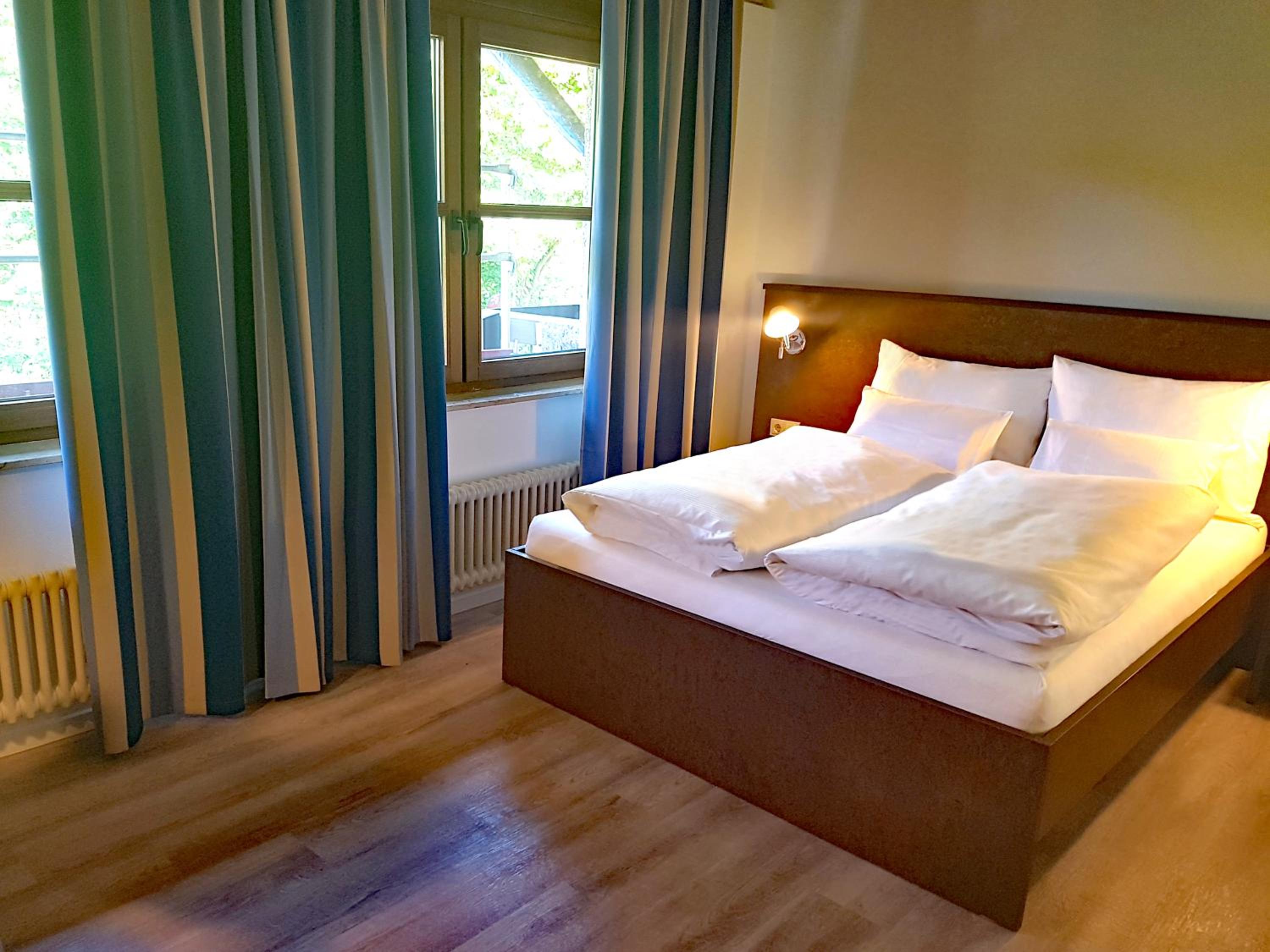 Single Room with Private Bathroom photo 3