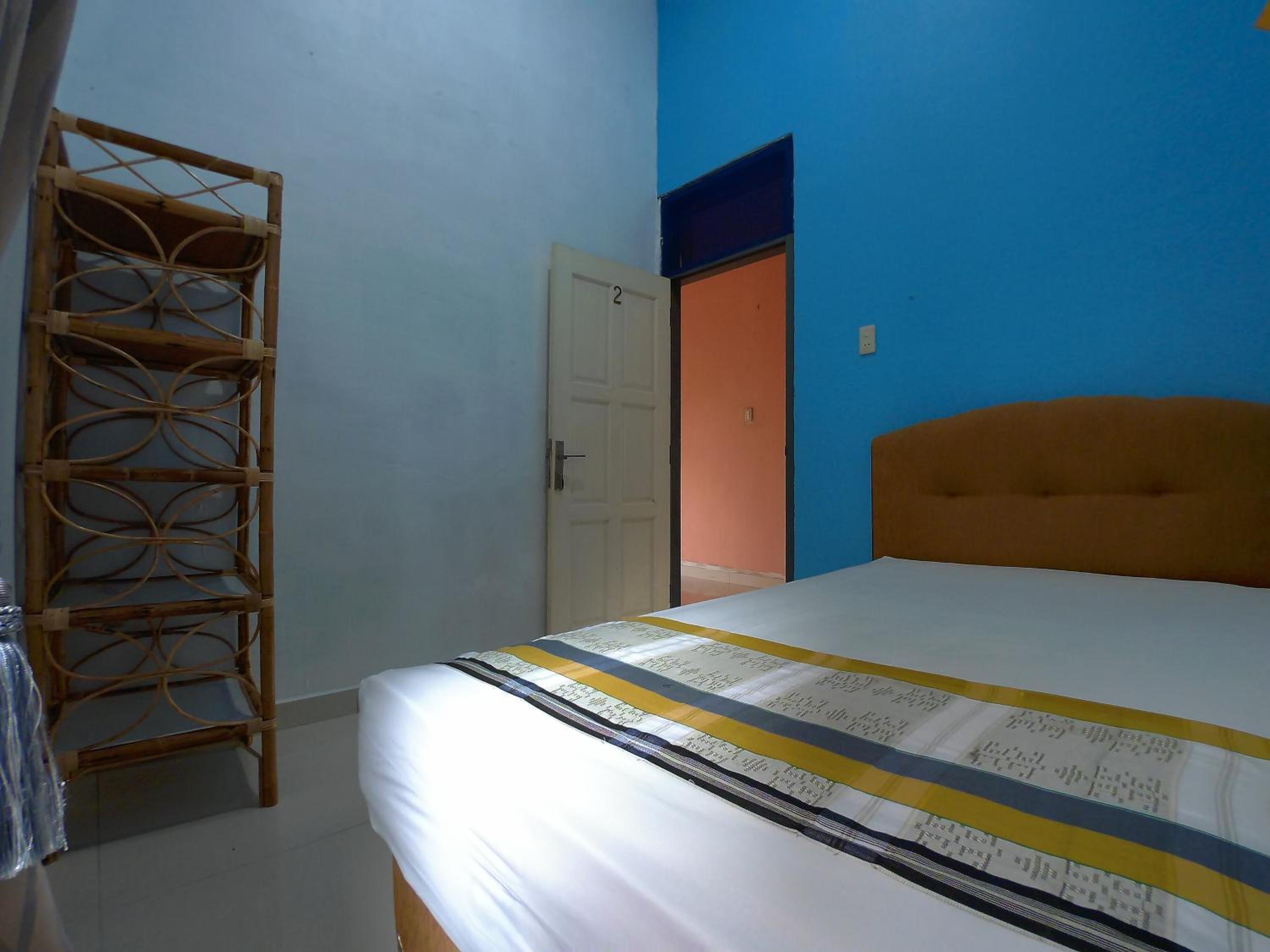 Single Room with Shared Shower and Toilet photo 3