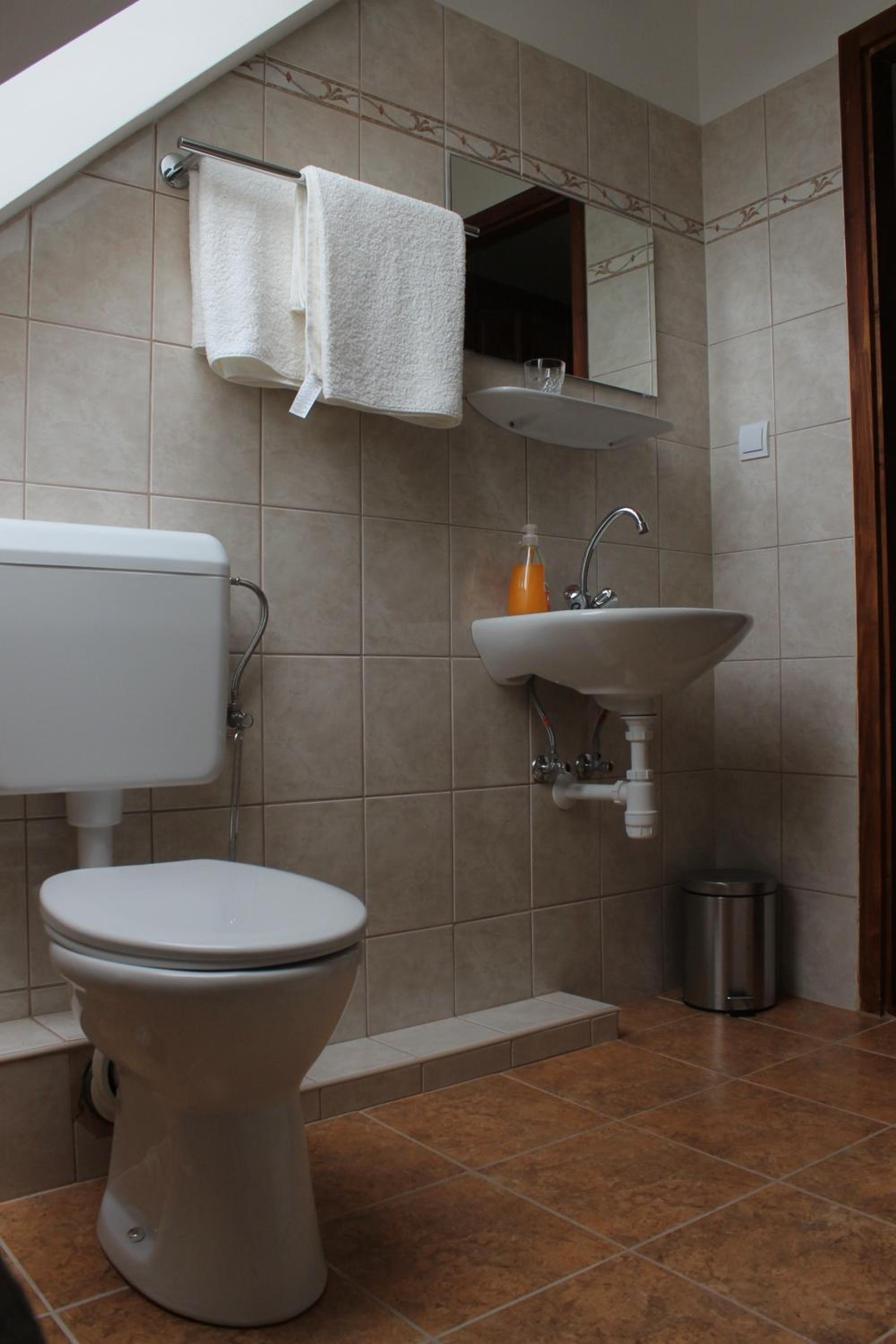 Quadruple Room - Photo 8