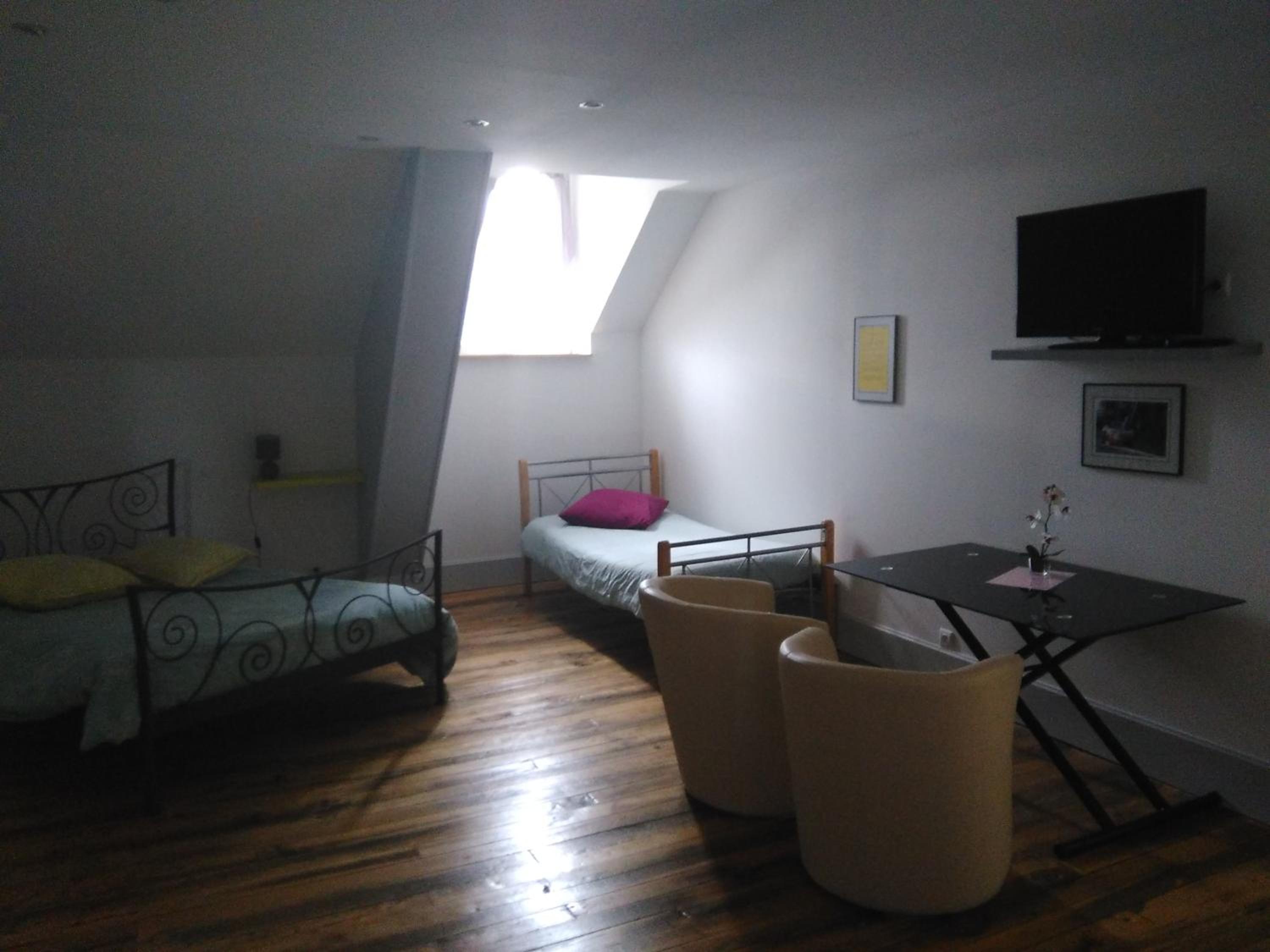 Family Room - Photo 10