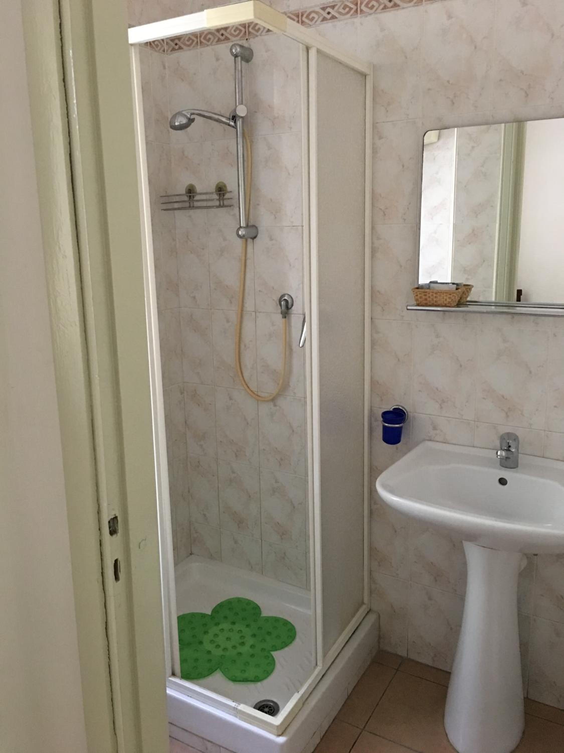 Triple Room - Photo 27