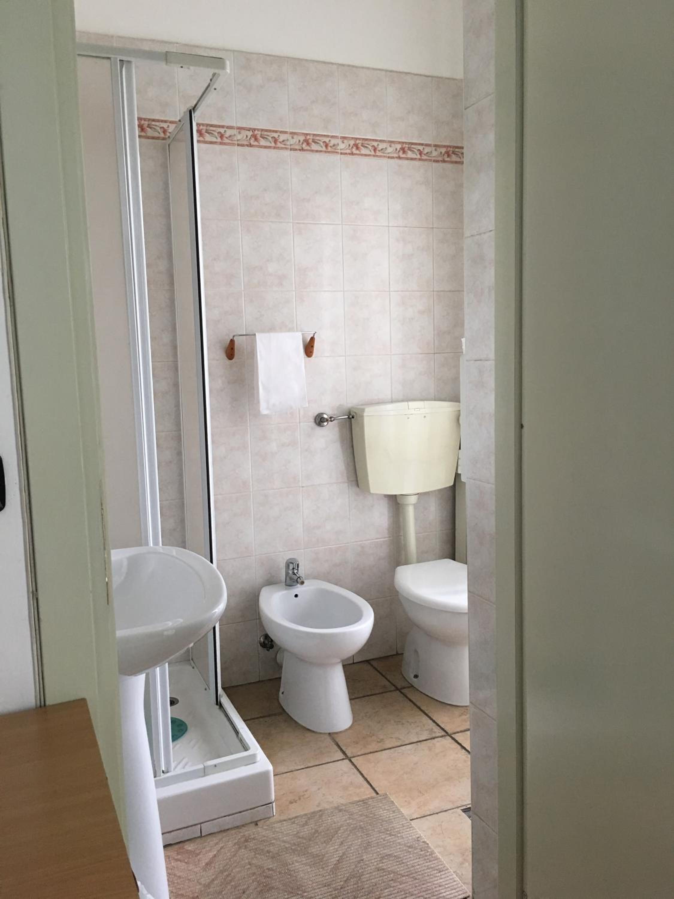 Triple Room - Photo 25