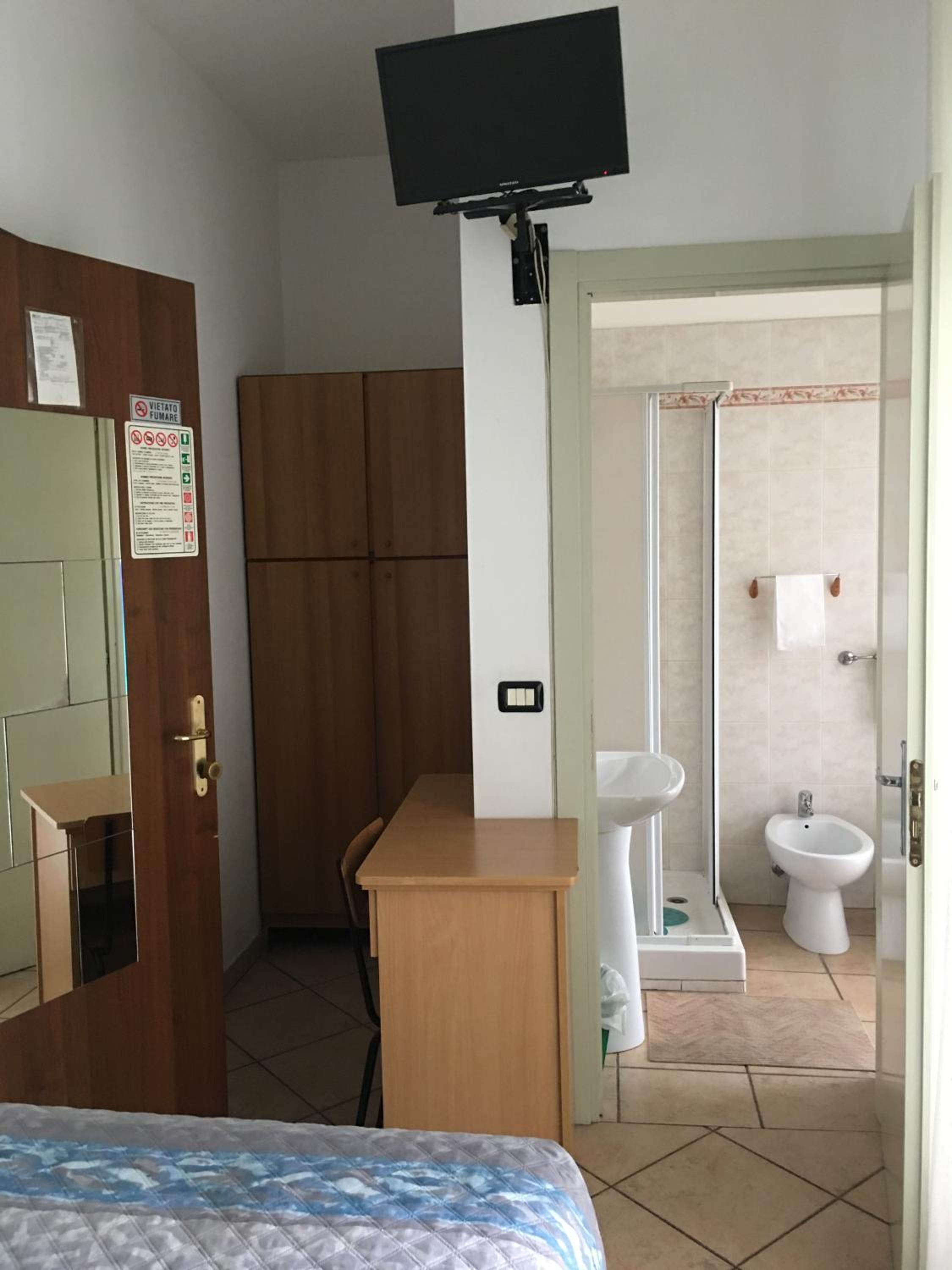 Single Room photo 3