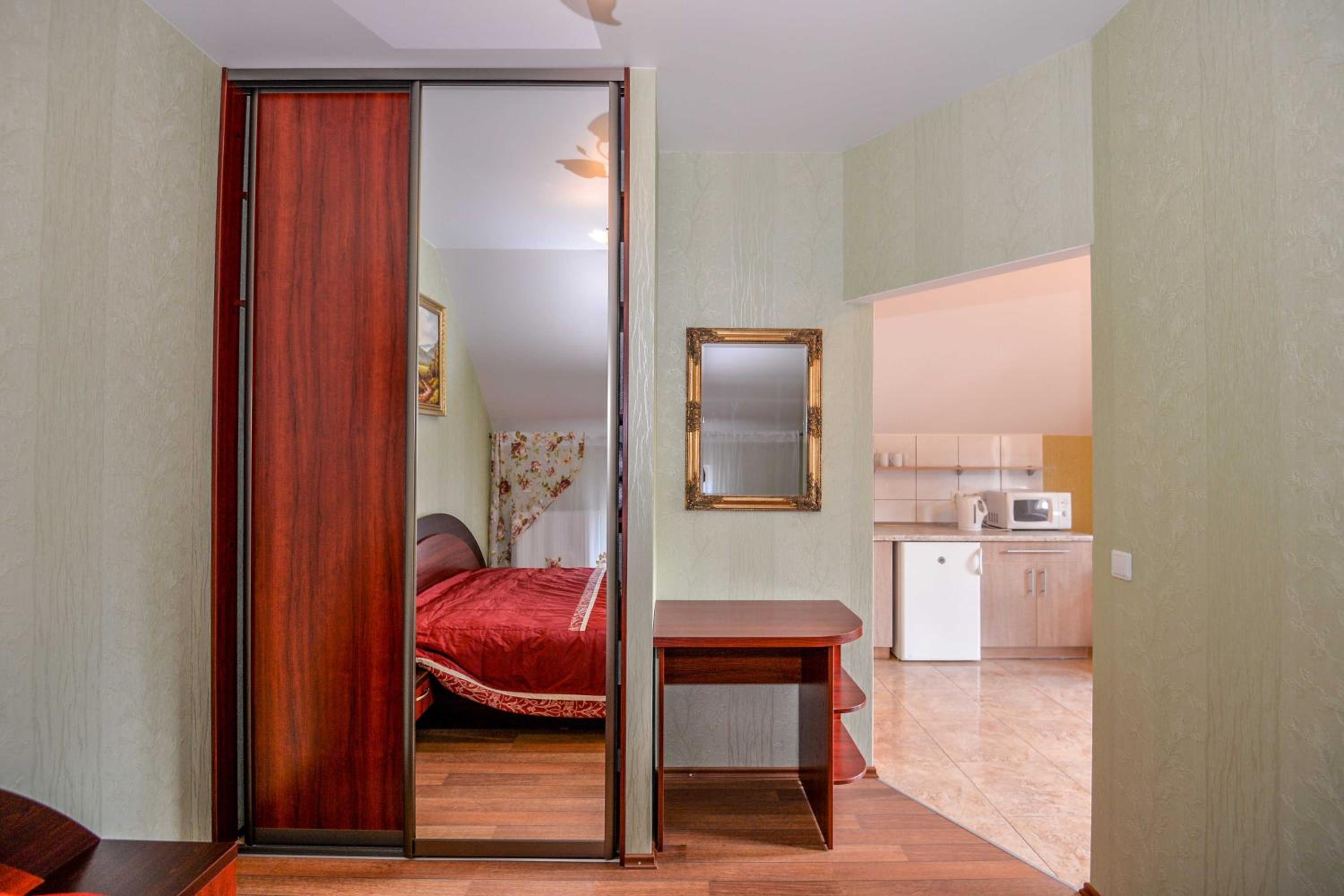Standard Suite - Photo 5
