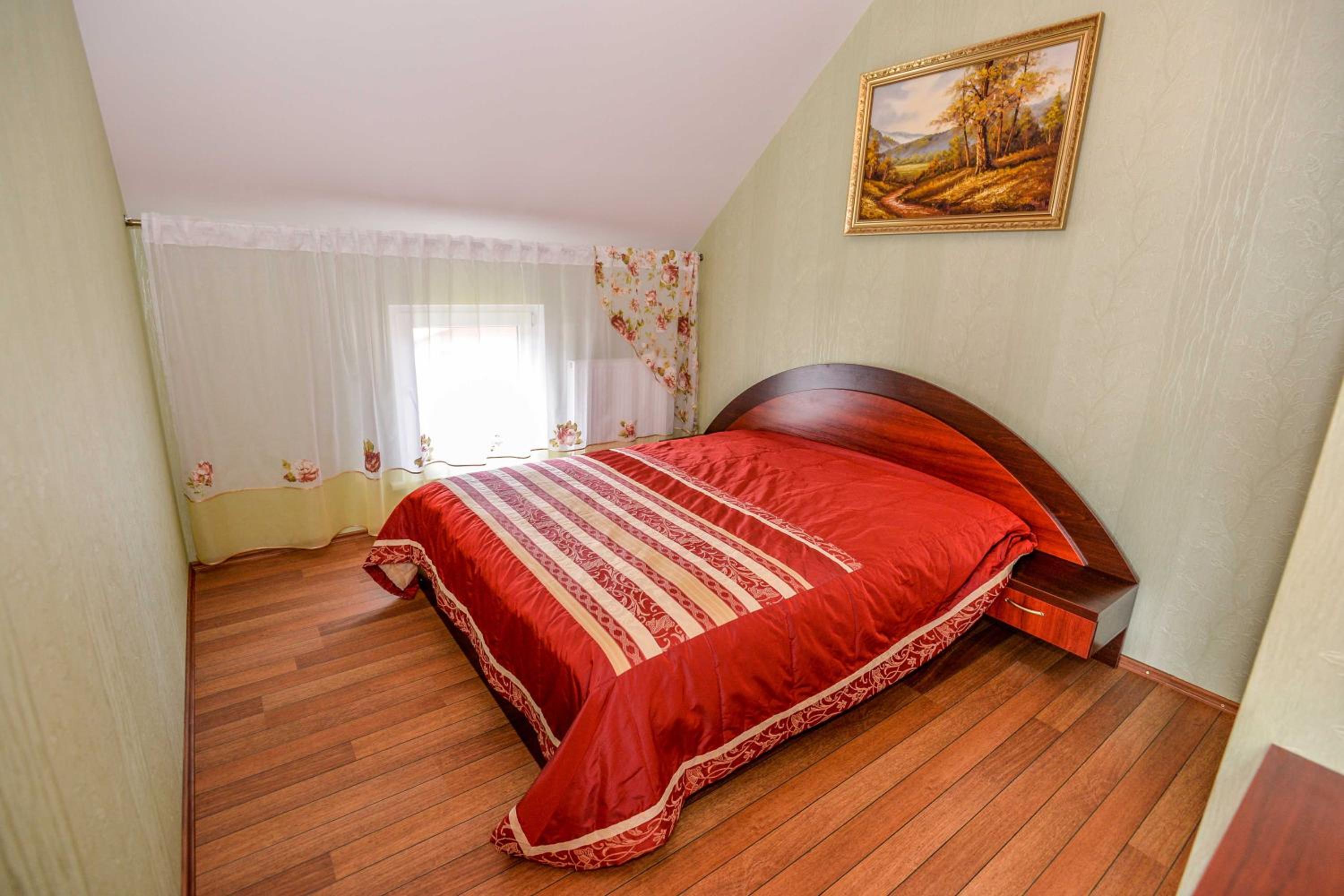 Standard Suite - Photo 1