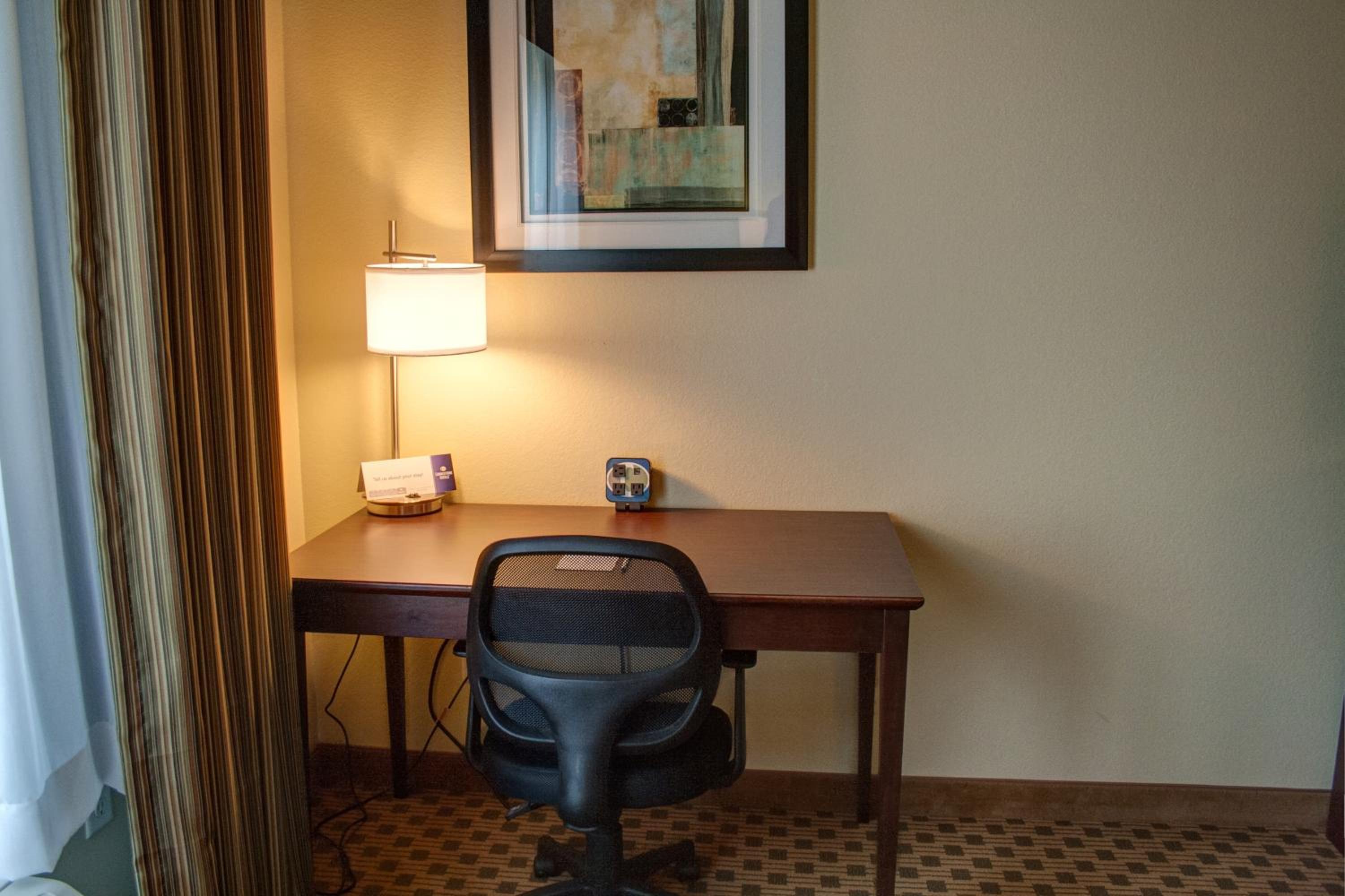 Deluxe King Room photo 3