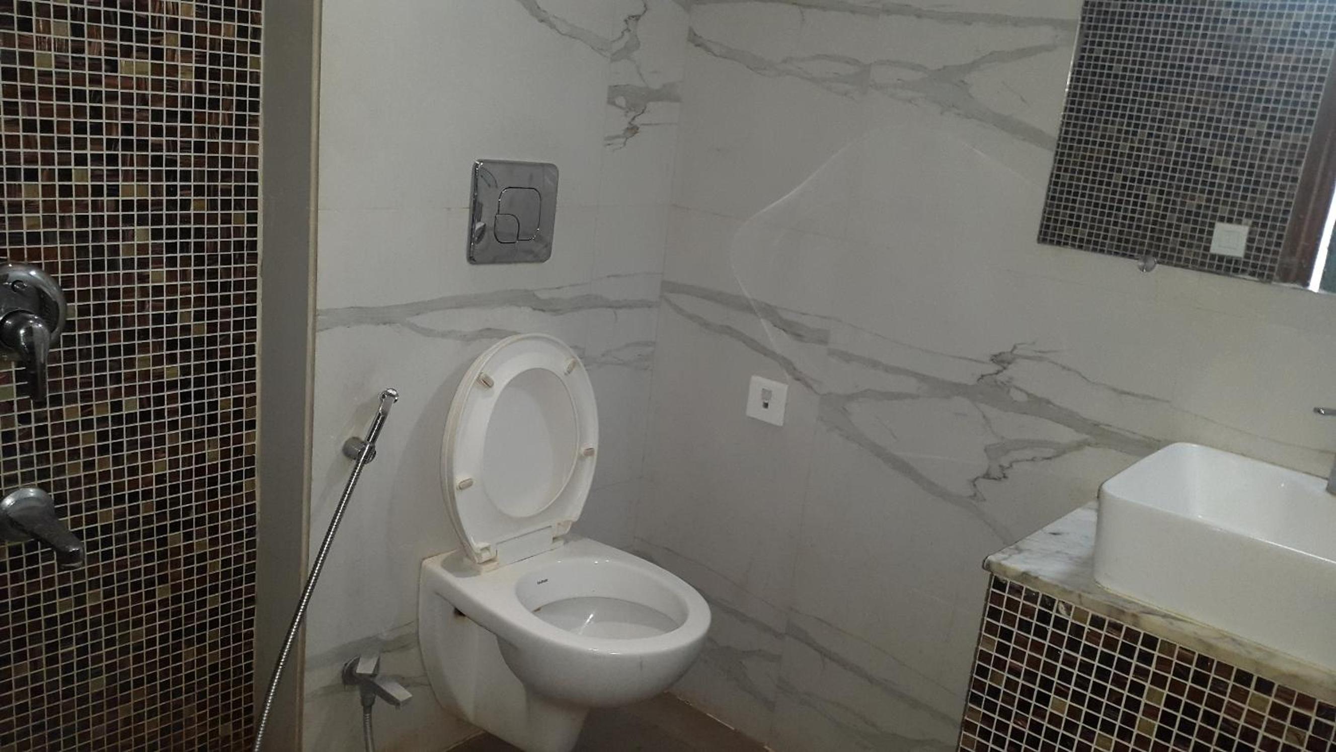 Family Room - Photo 2