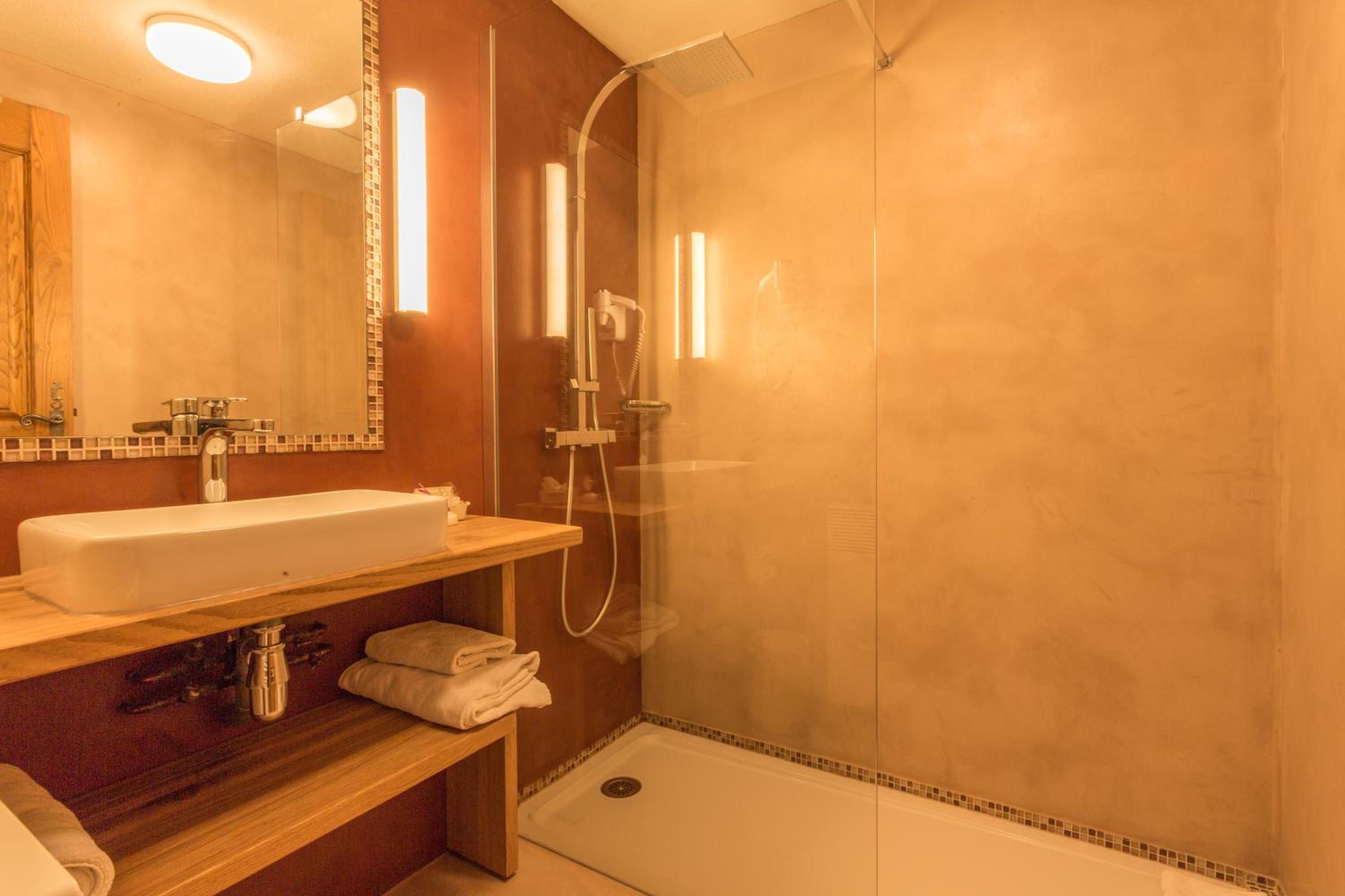 Double Room - Photo 5