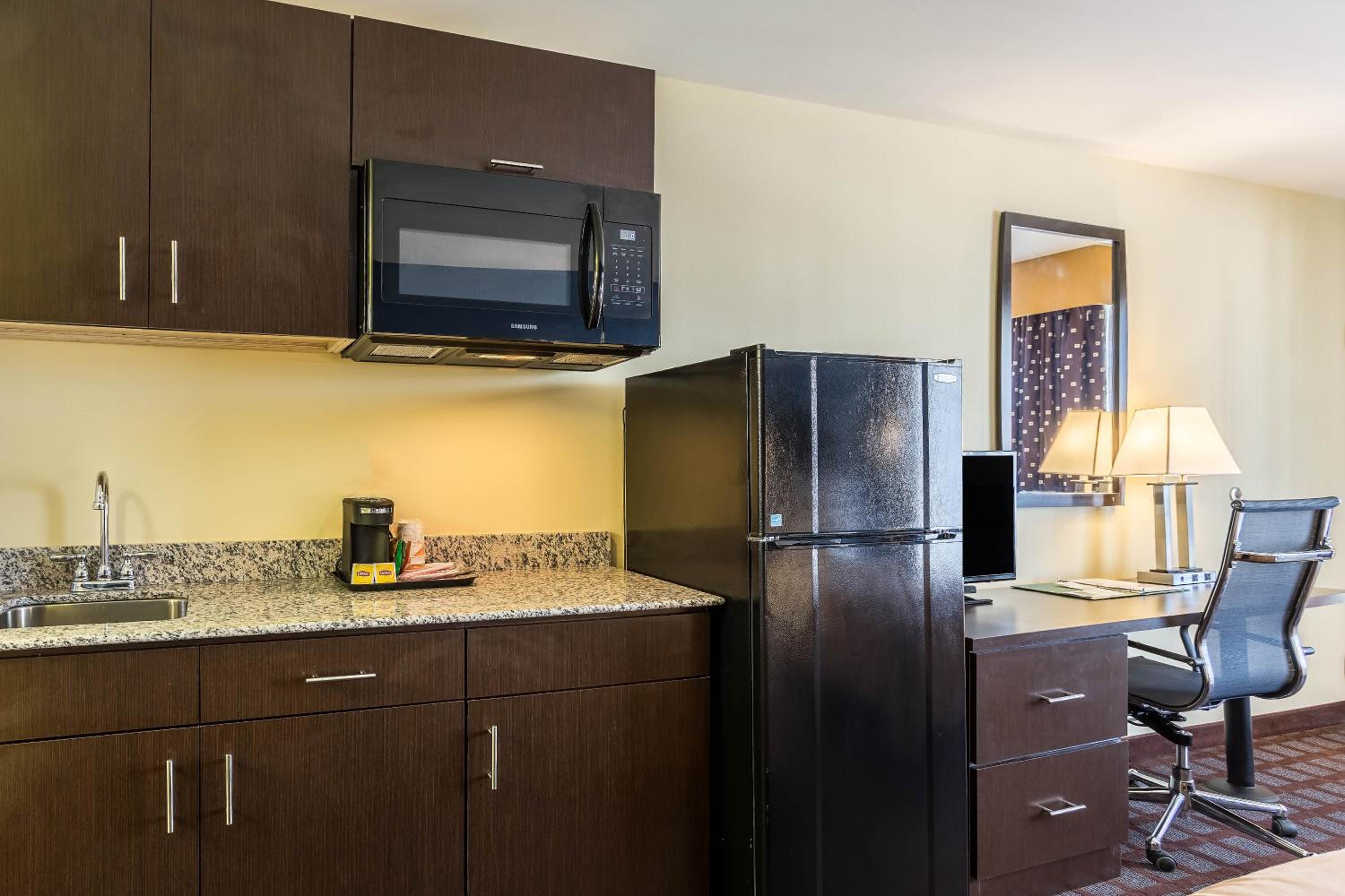 Executive Double Bed Suite - Non Smoking - Photo 2