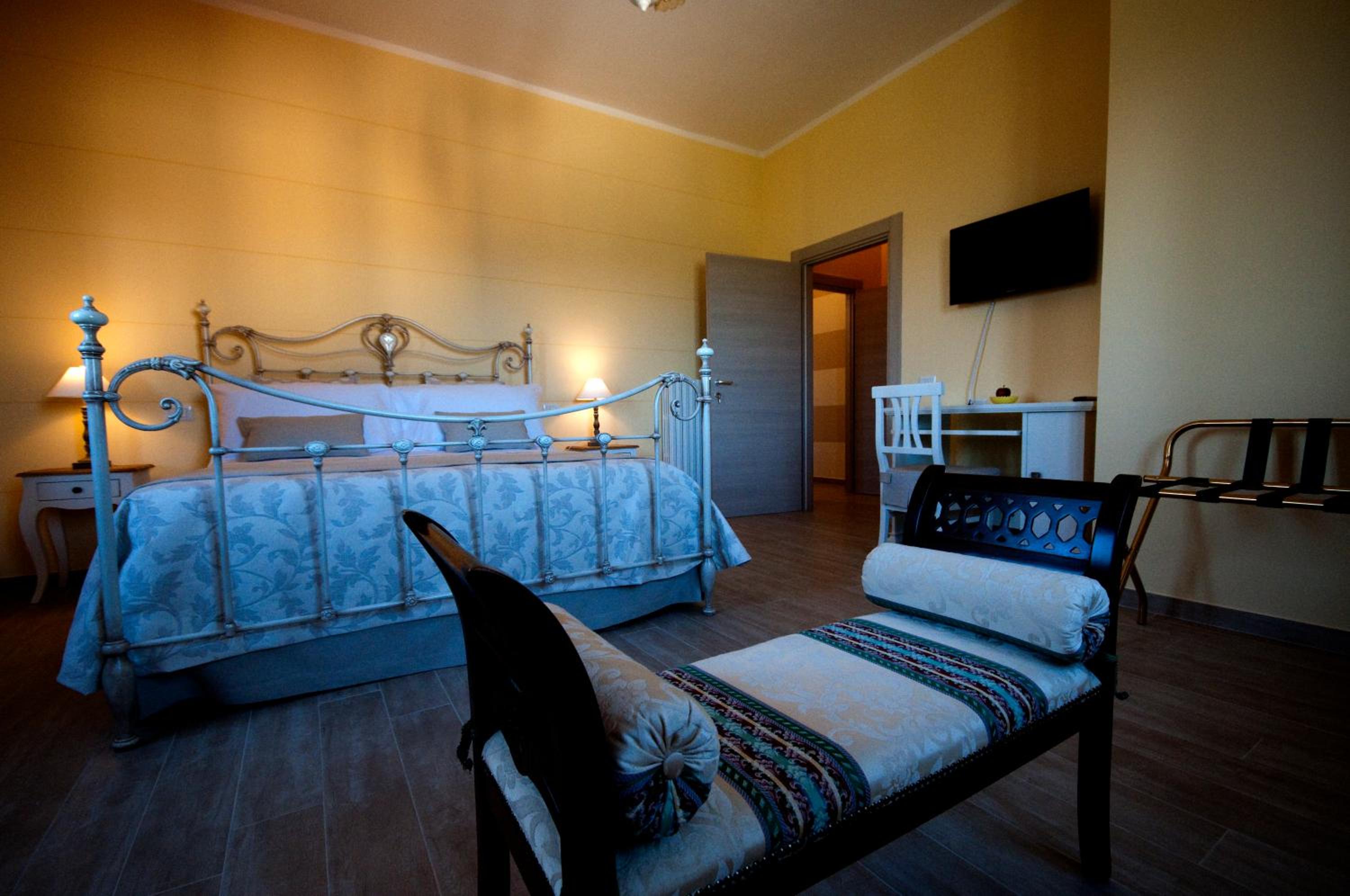 Deluxe Triple Room photo 3