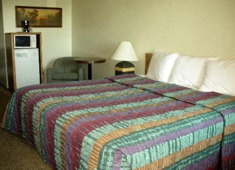 King Room- Non-Smoking photo 3