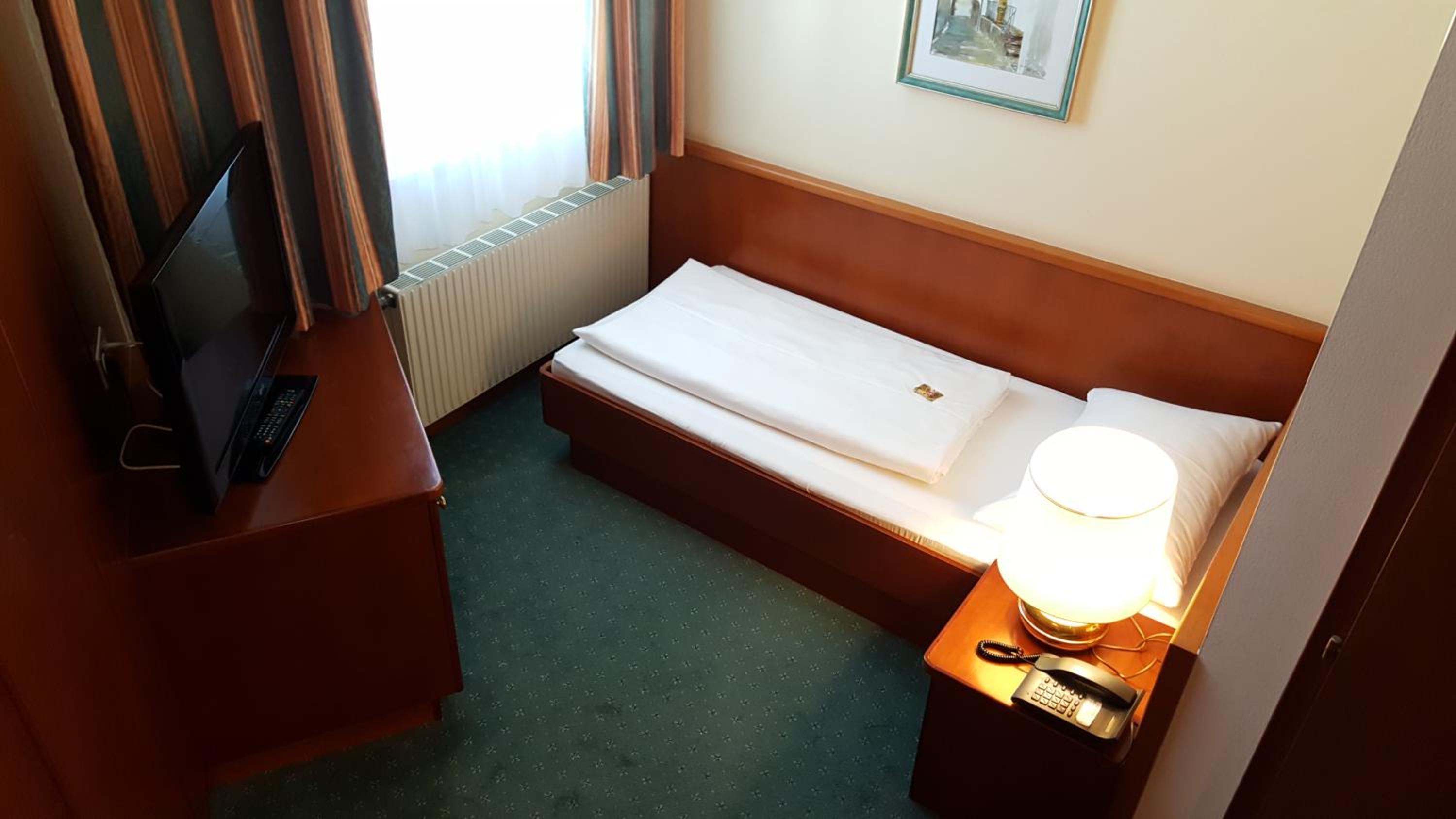 Single Room photo 3