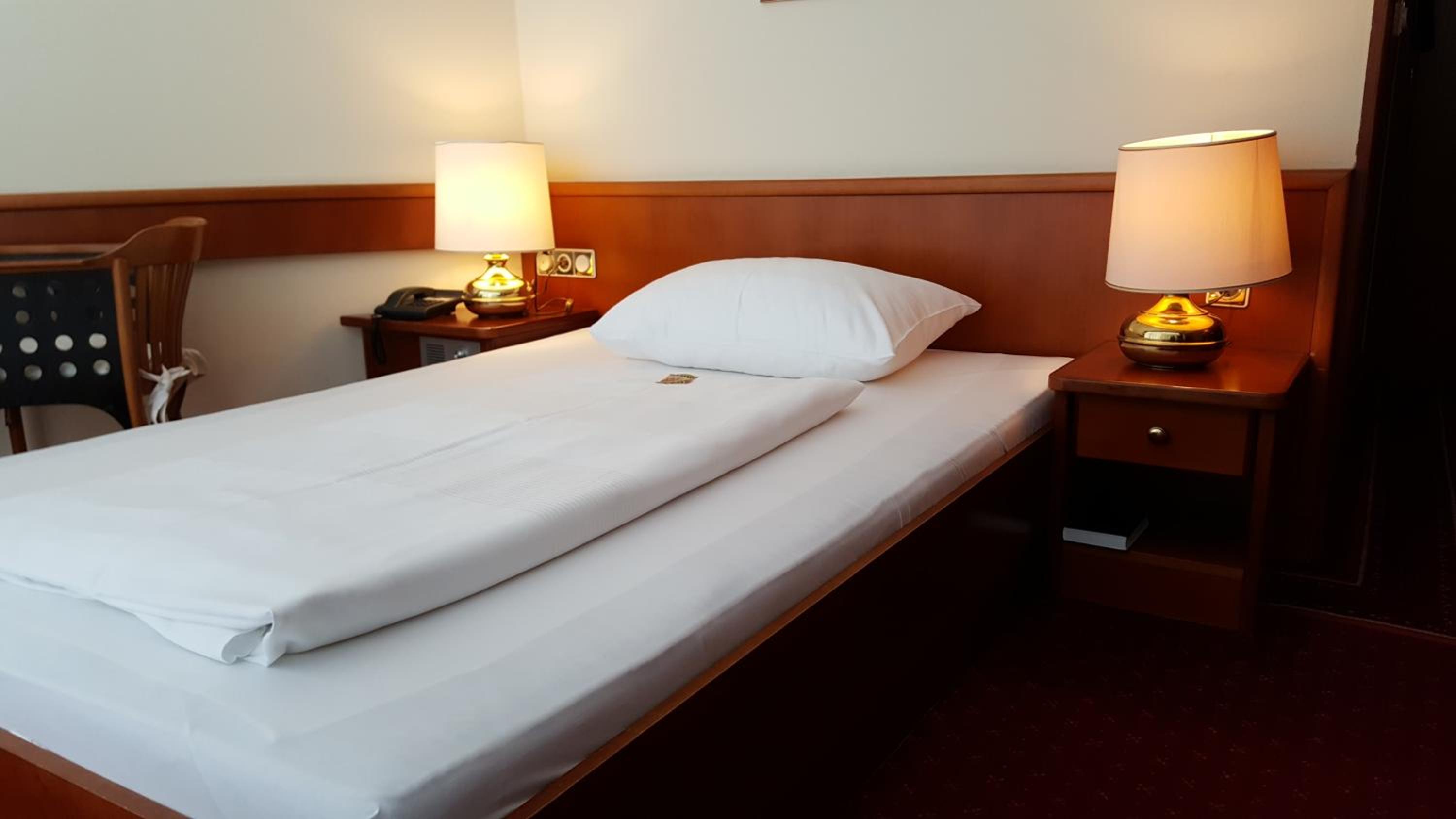 Large Single Room photo 3
