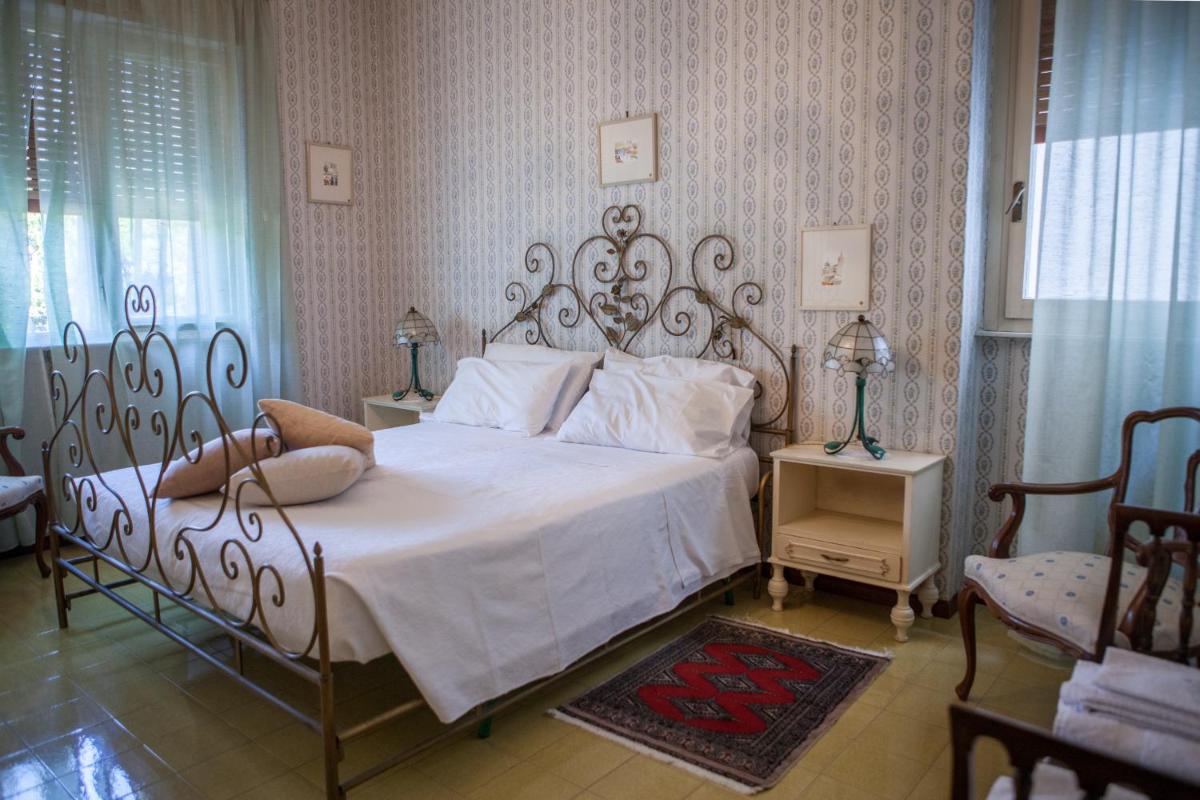 Double Room with Private Bathroom photo 3