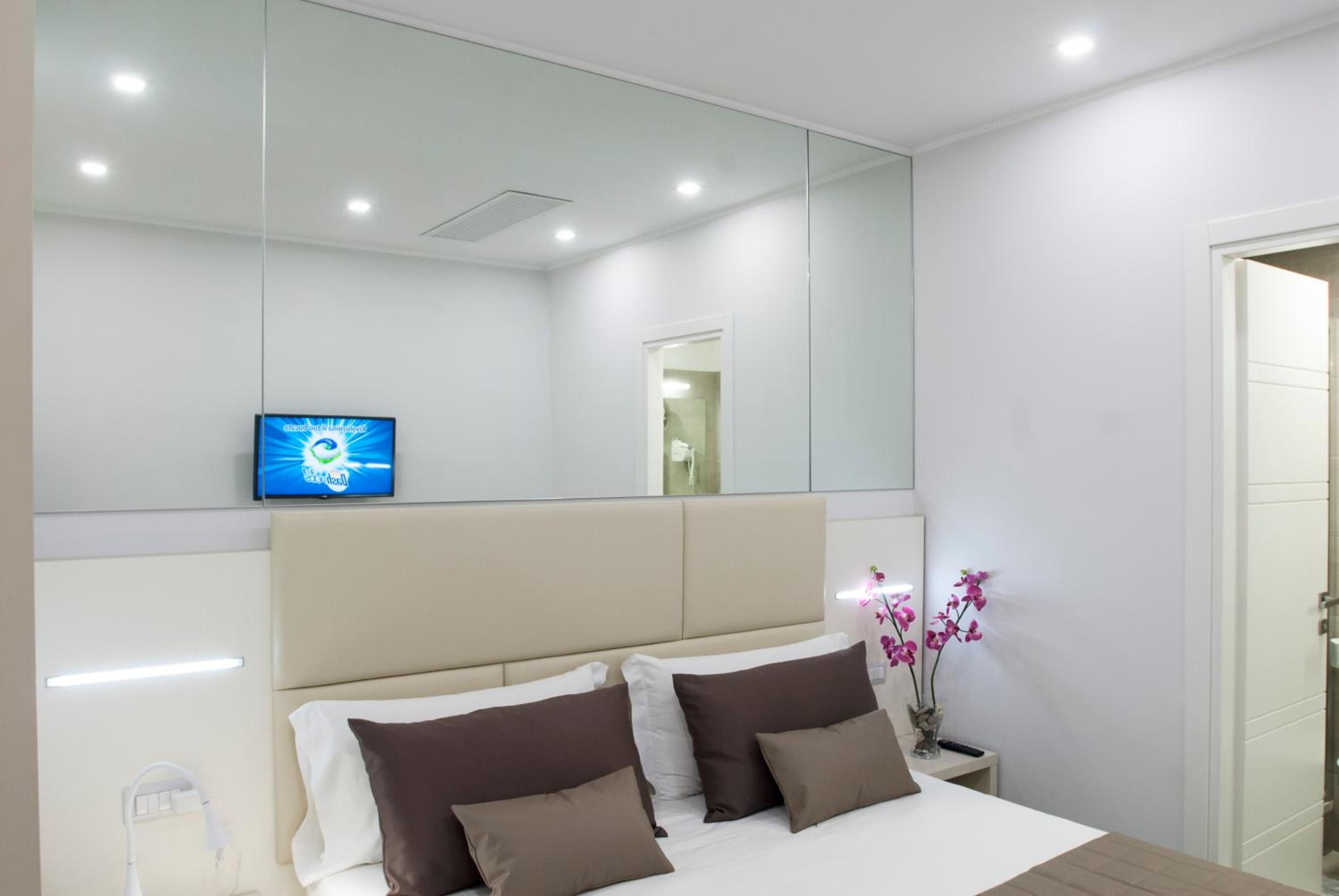 Double or Twin Room photo 1