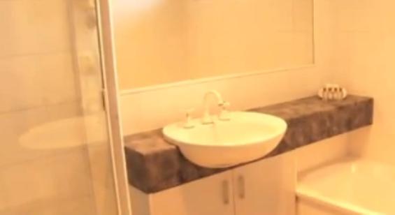 Standard Queen Room - Photo 2