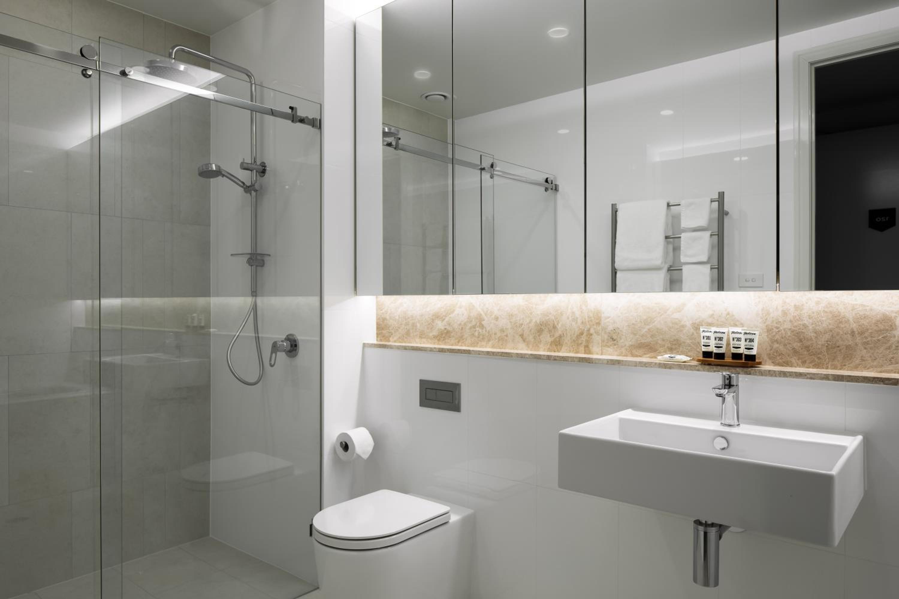 Two-Bedroom Superior Apartment with Queen Bed + Single Bed + Trundle photo 3
