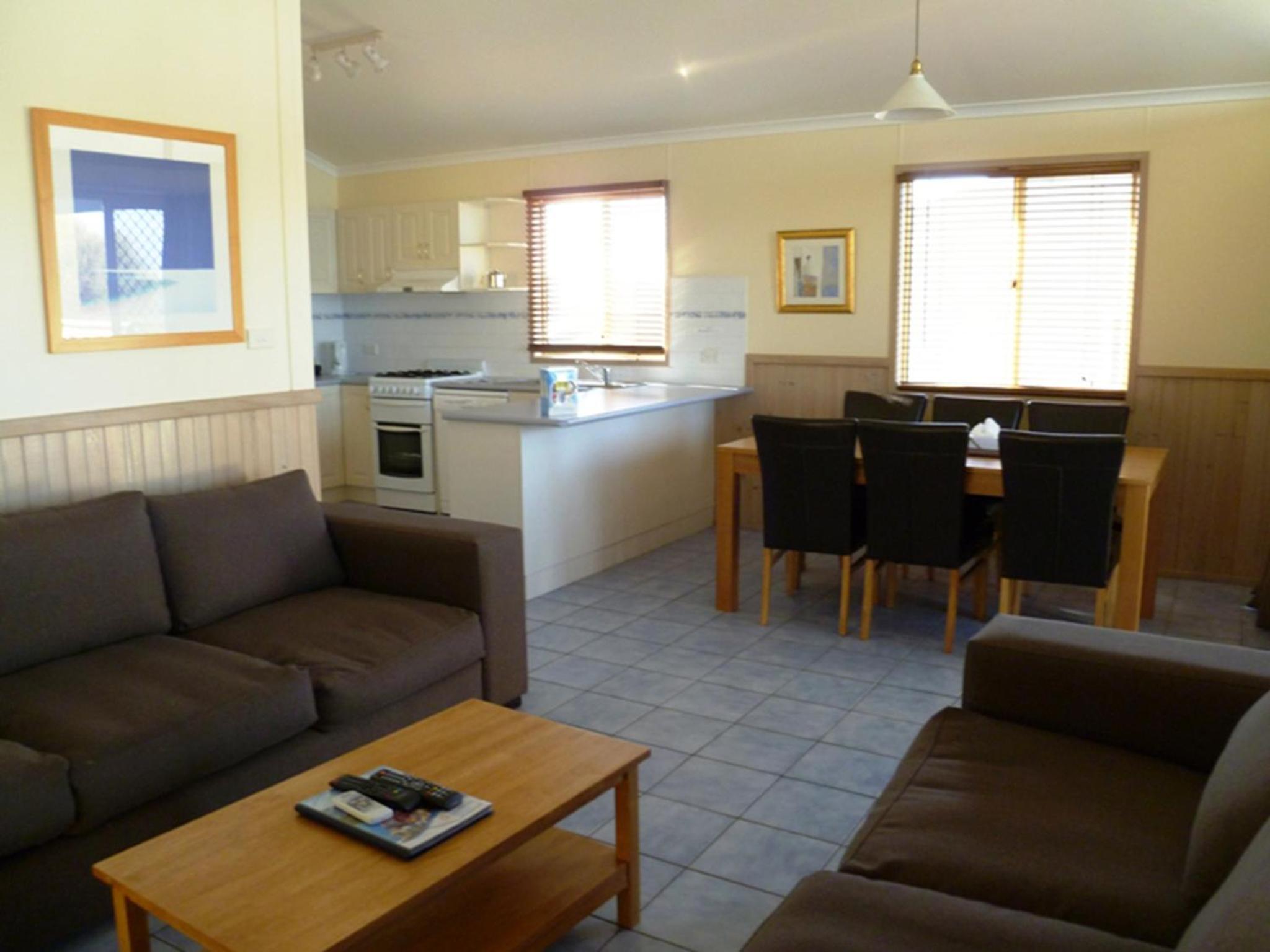 Clifftop Ocean Bungalow photo 3