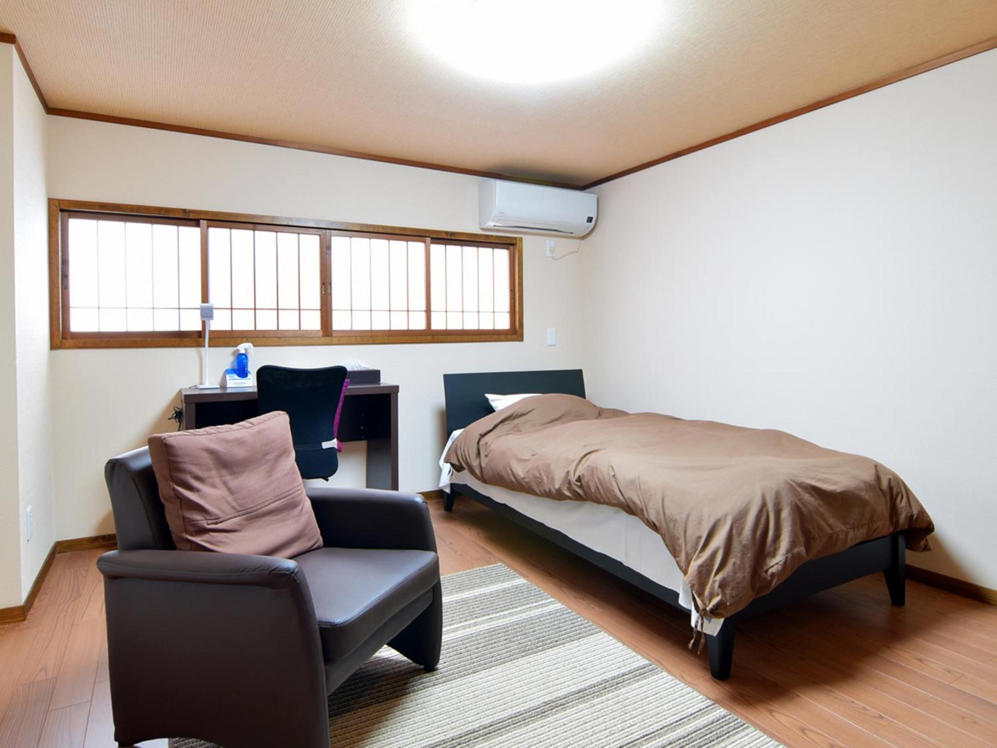 Standard Twin Room - Photo 3