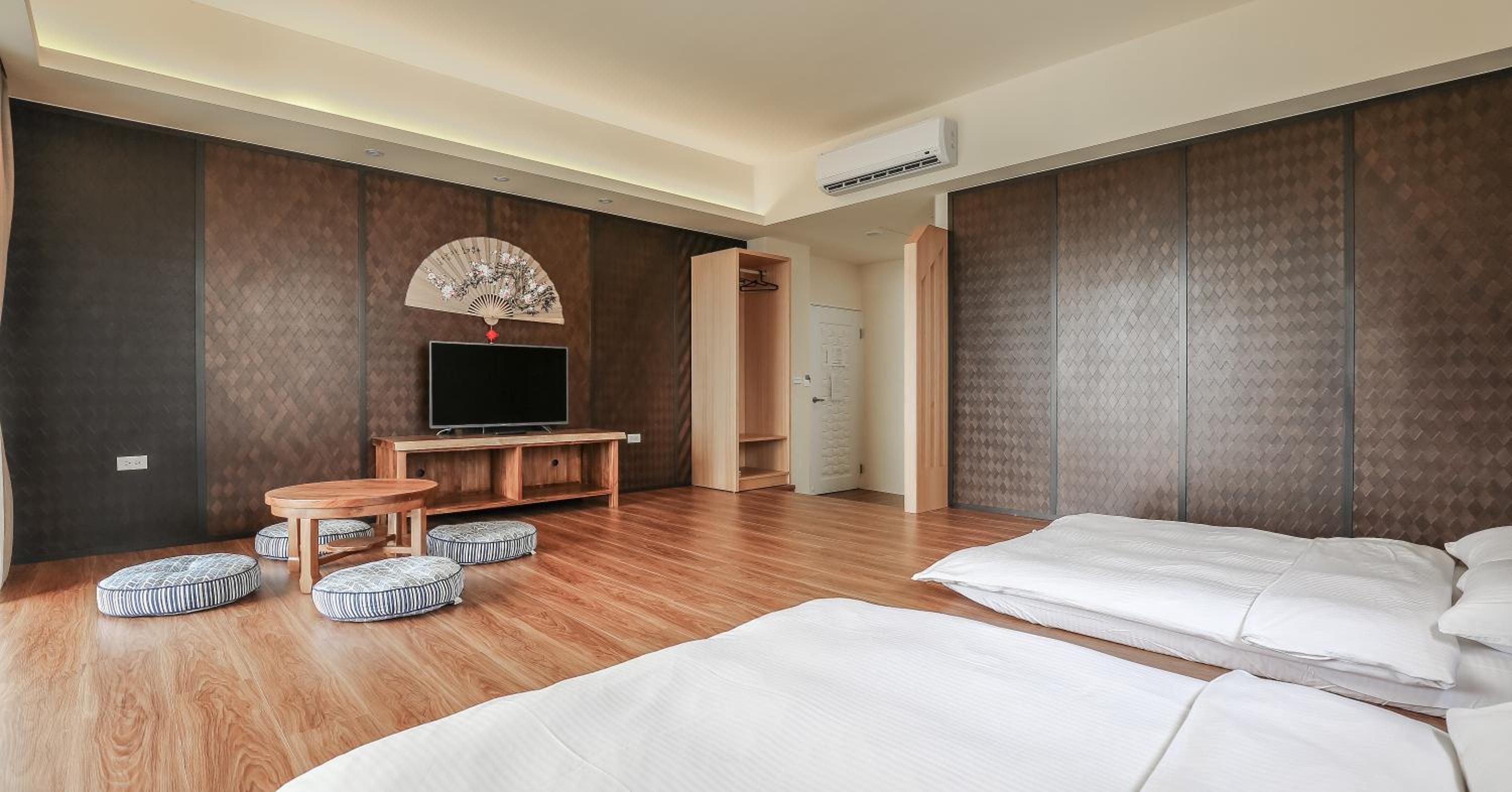 Japanese-Style Quadruple Room photo 3