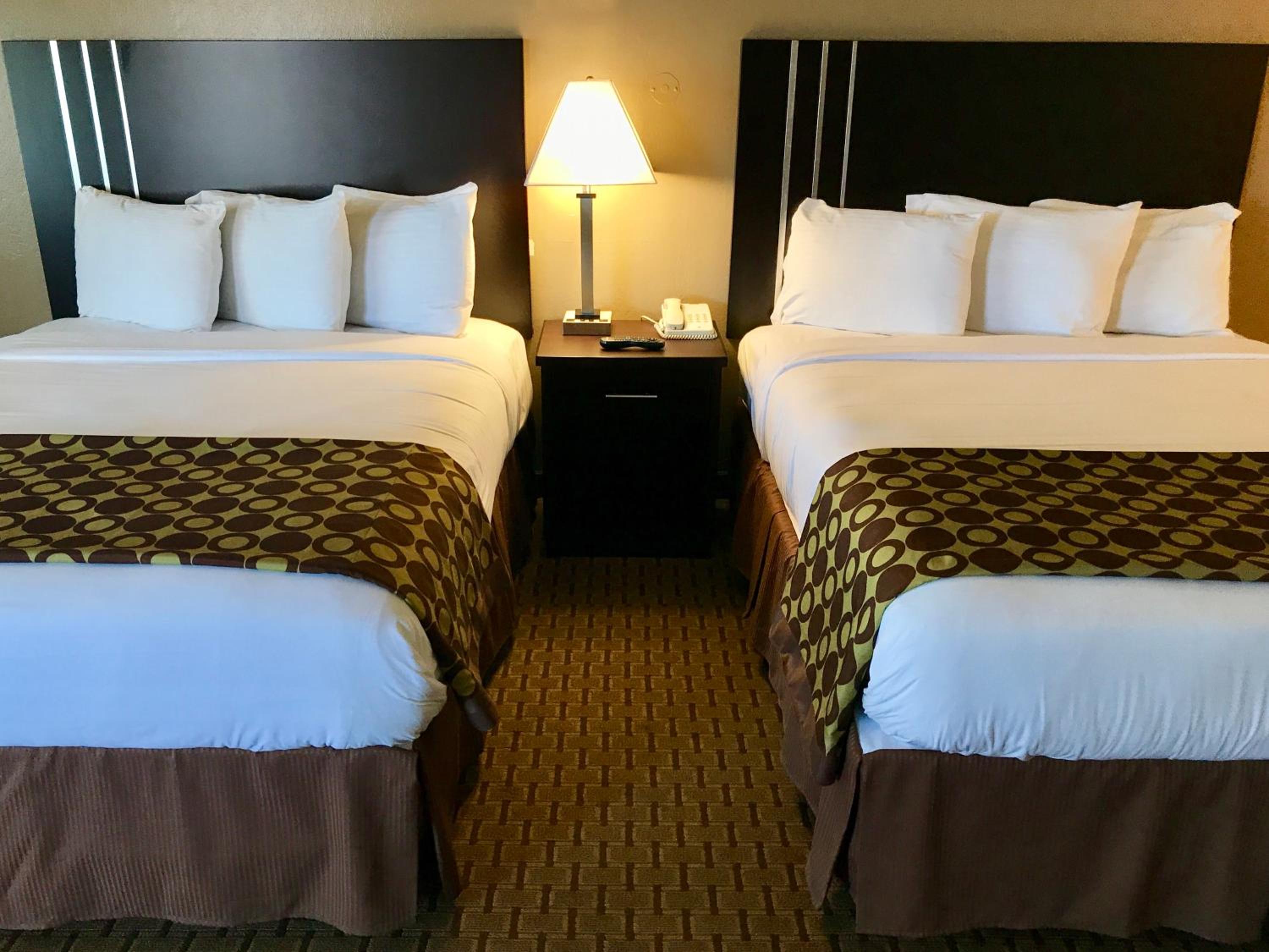Deluxe Queen Room with Two Queen Beds - Photo 2