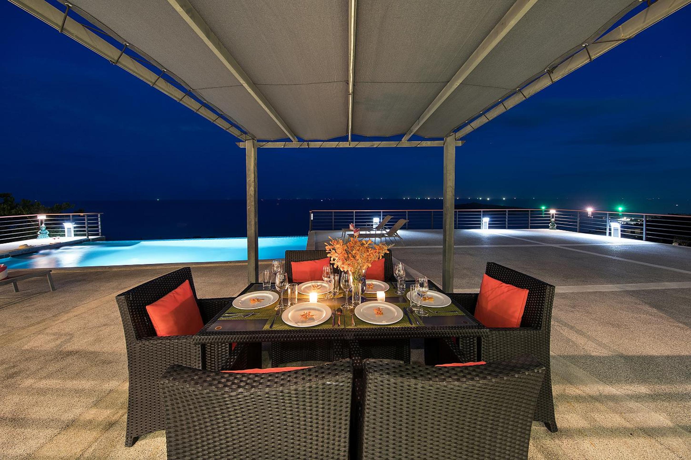 Three-Bedroom Villa photo 2
