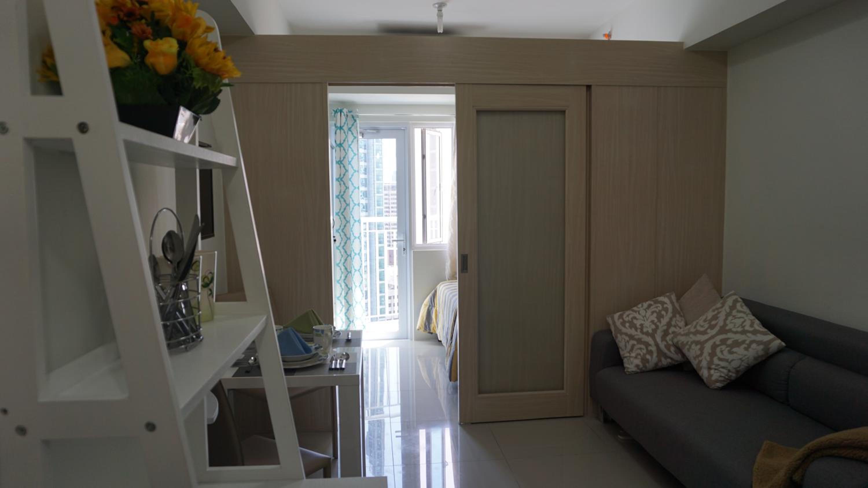 Apartment with Balcony - Photo 3