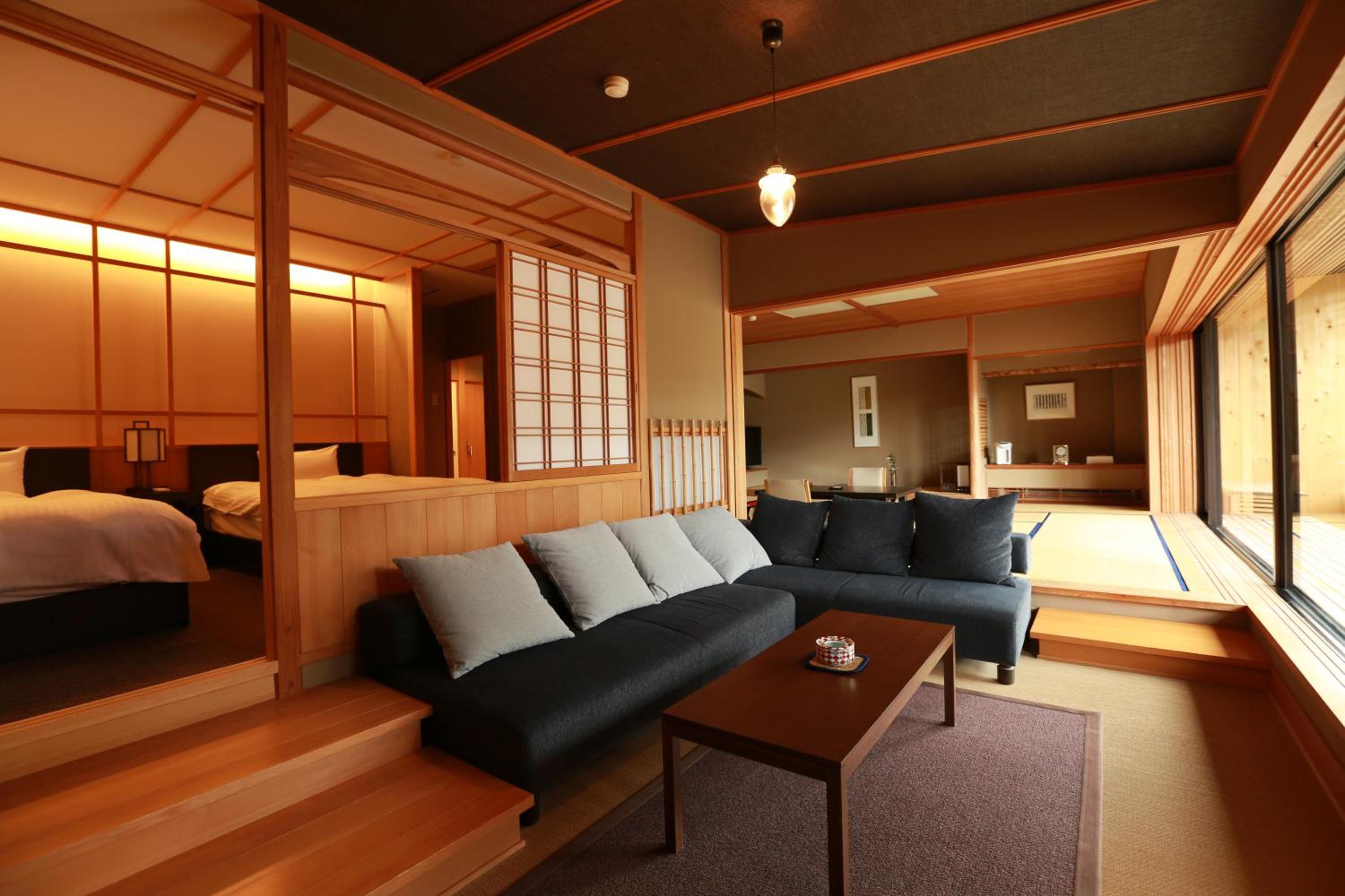 Japanese-Style Suite with Open-Air Bath photo 2