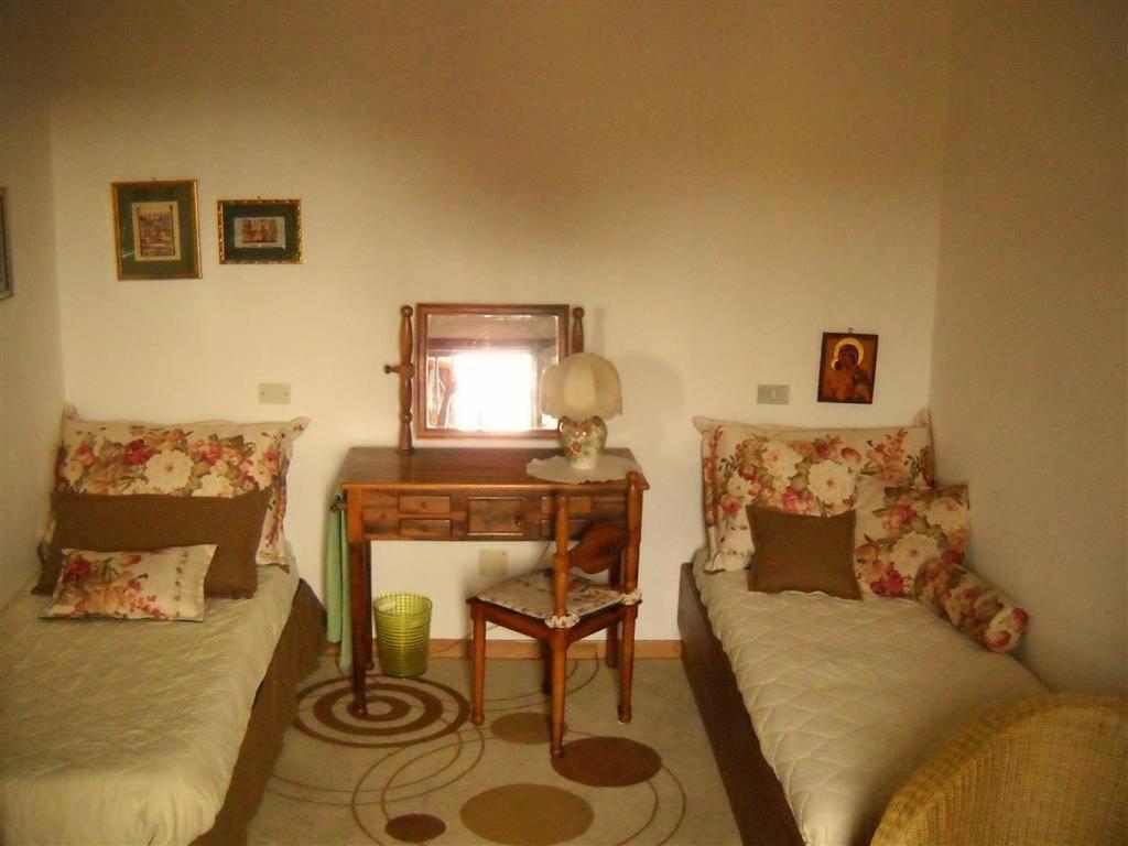 Double or Twin Room with Shared Bathroom photo 1