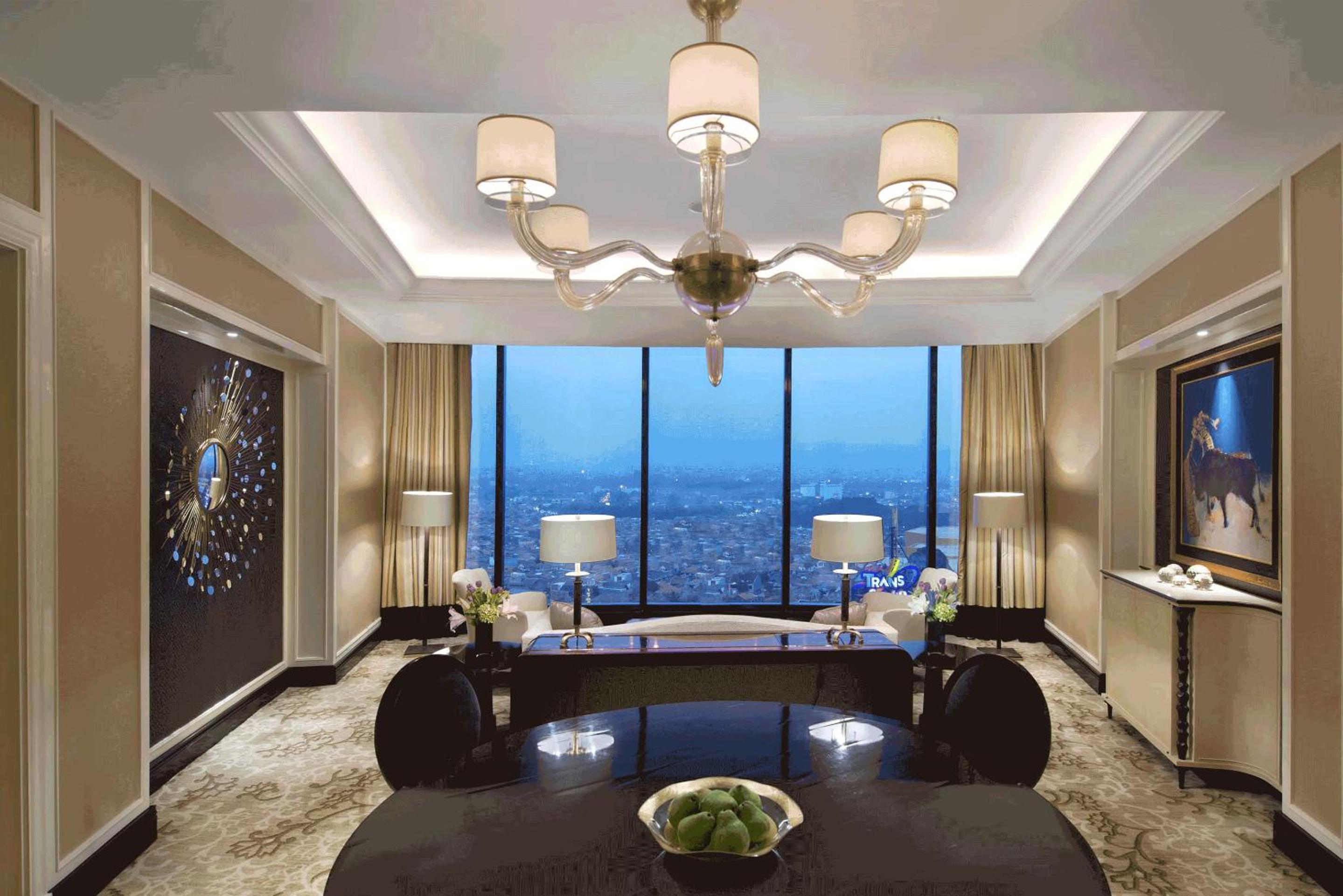 Celebrity Suite with Free Benefit - Photo 5