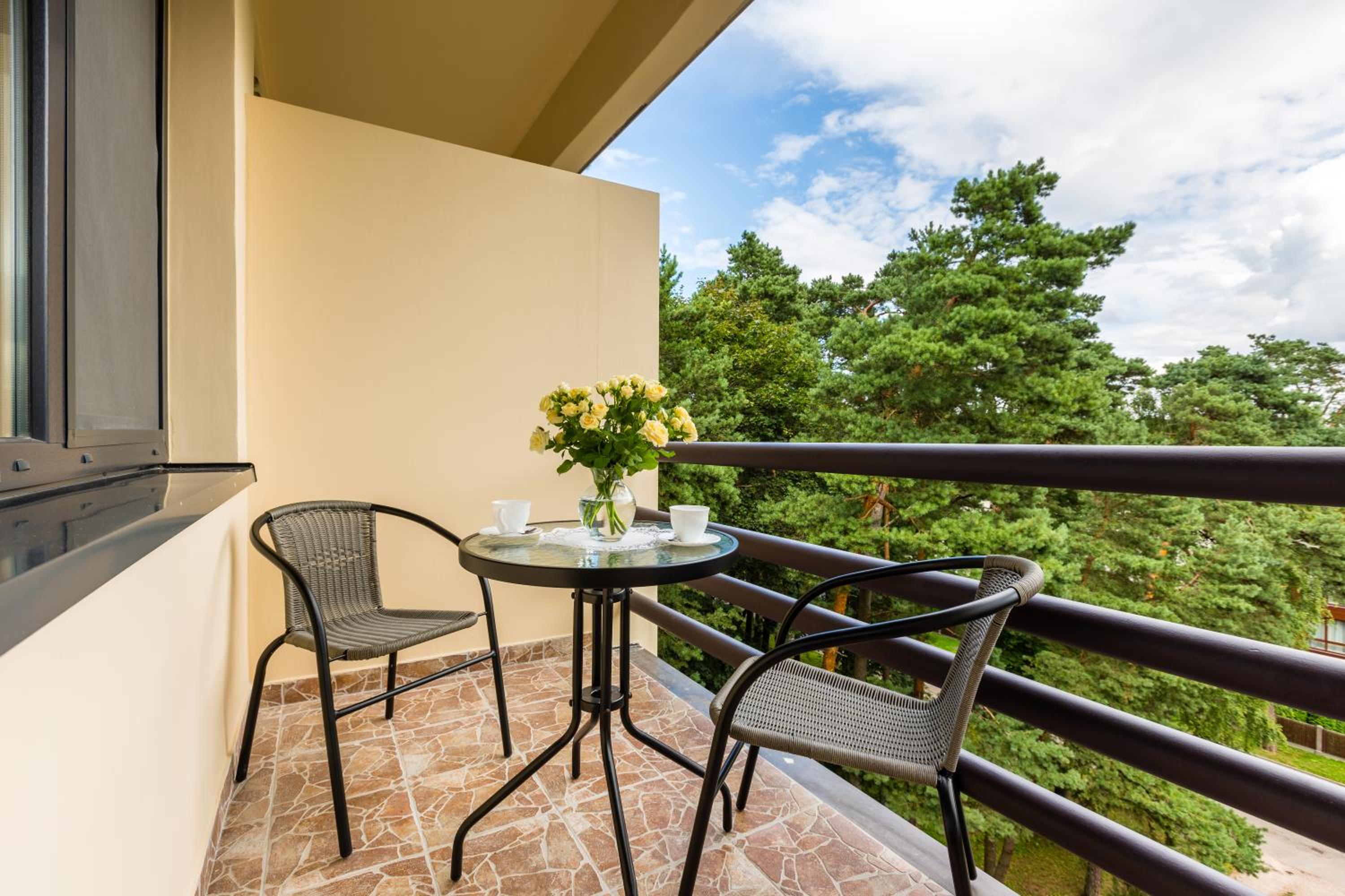 Two Room Family Room with Kitchenette with Spa Access photo 3
