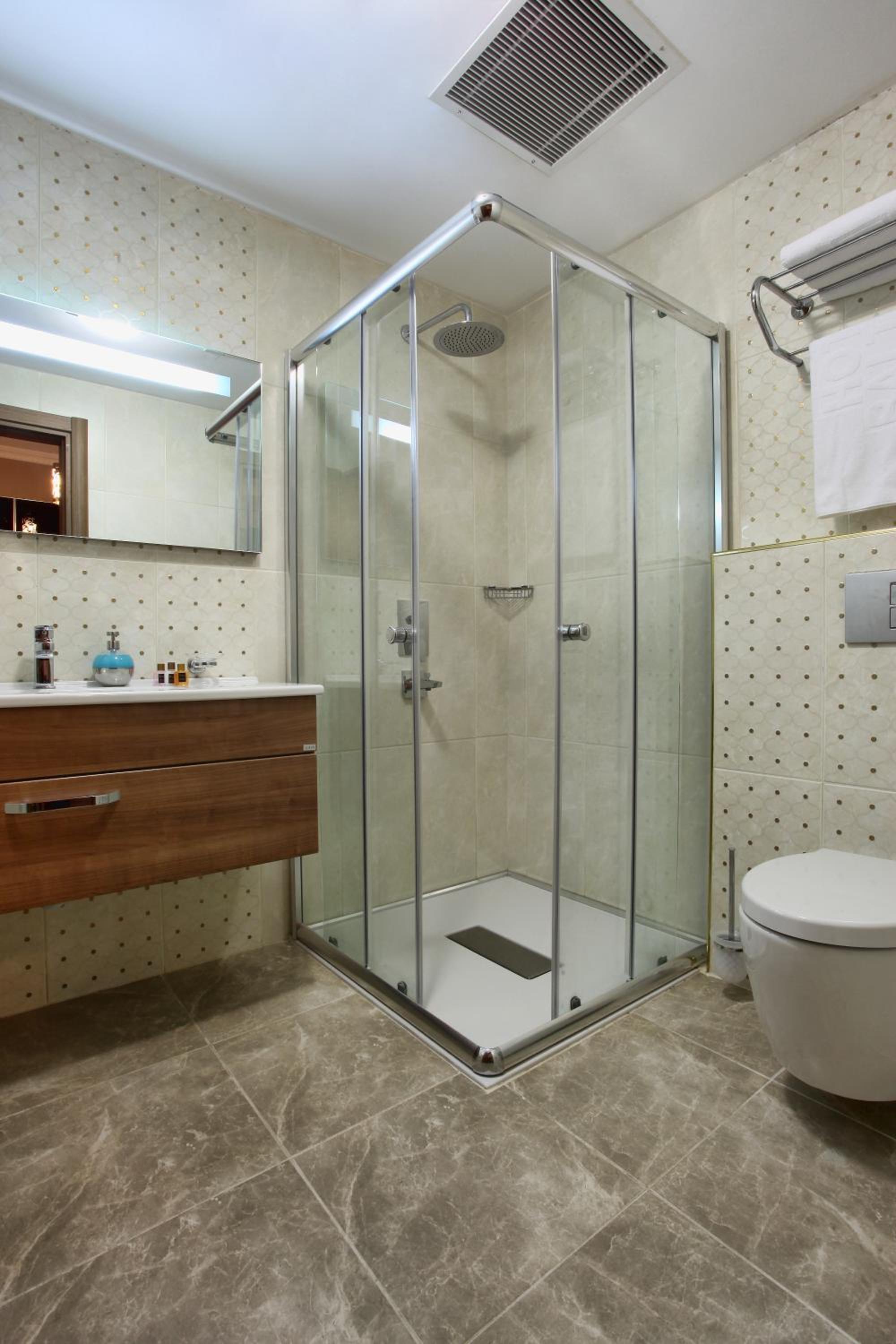 Comfort Suite photo 2