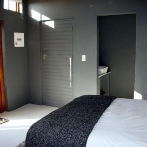 One-Bedroom Chalet - Photo 3