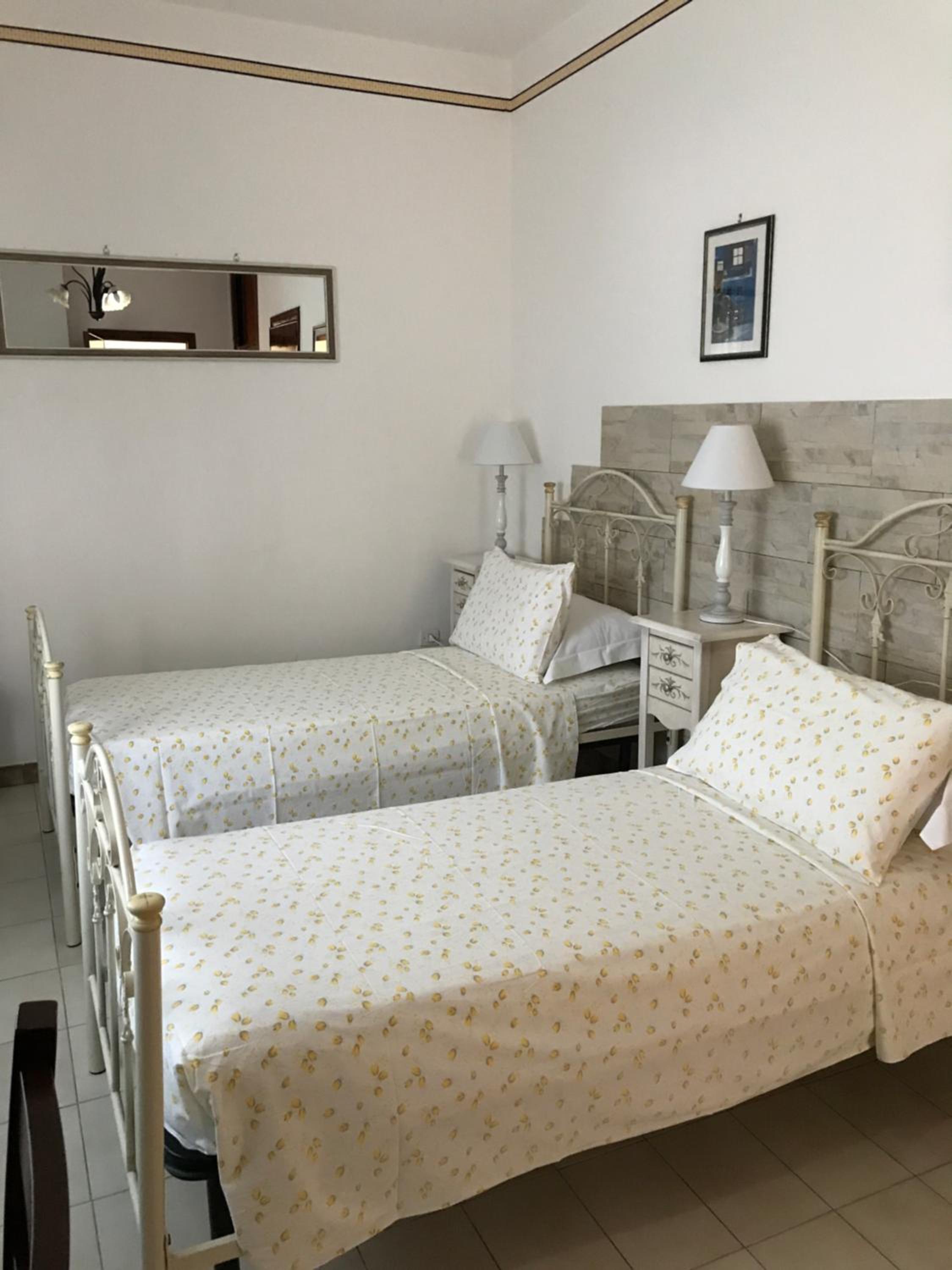 Double Room - Photo 2