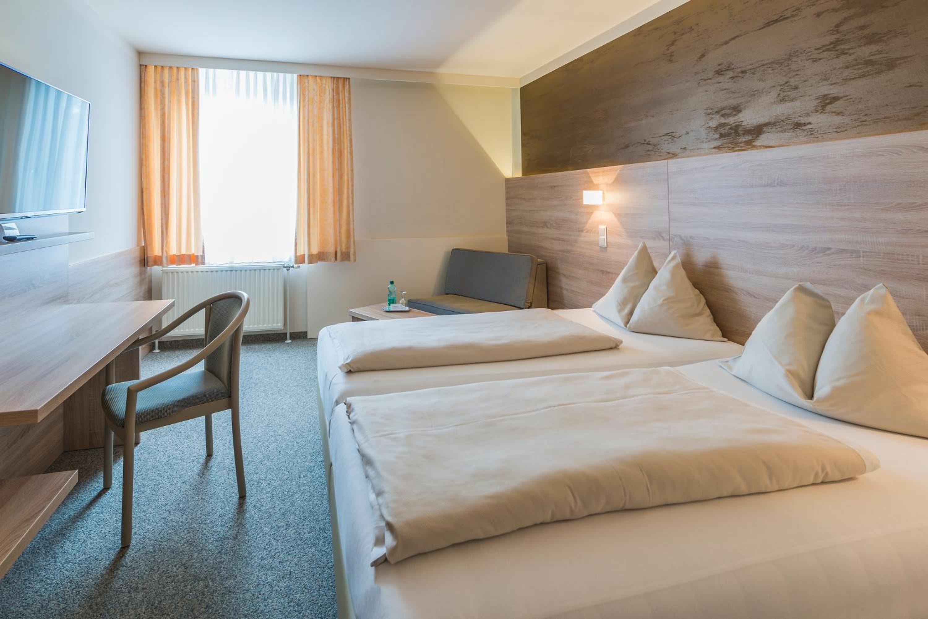 Standard Double Room - Photo 1