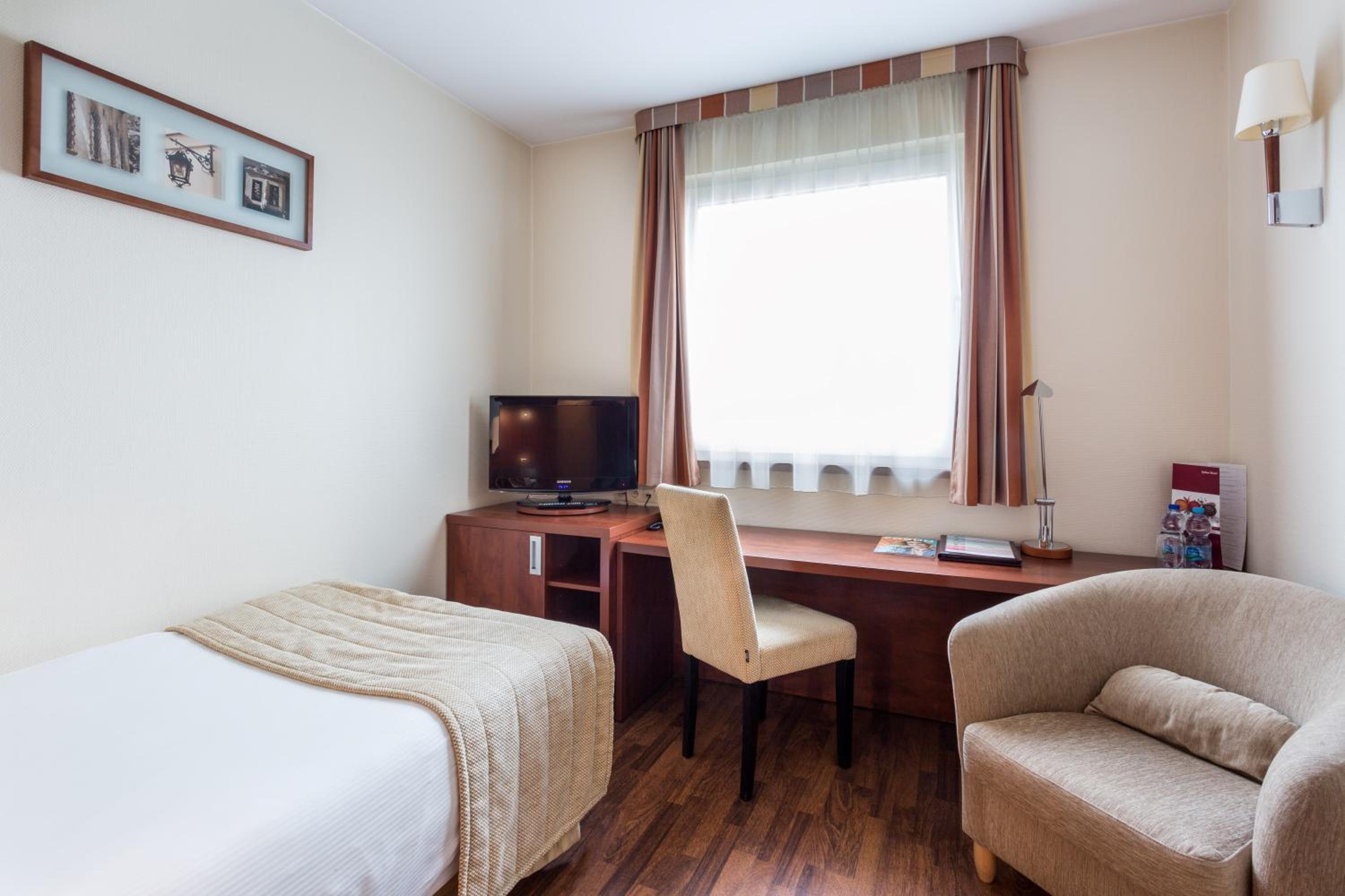 Single Room photo 2