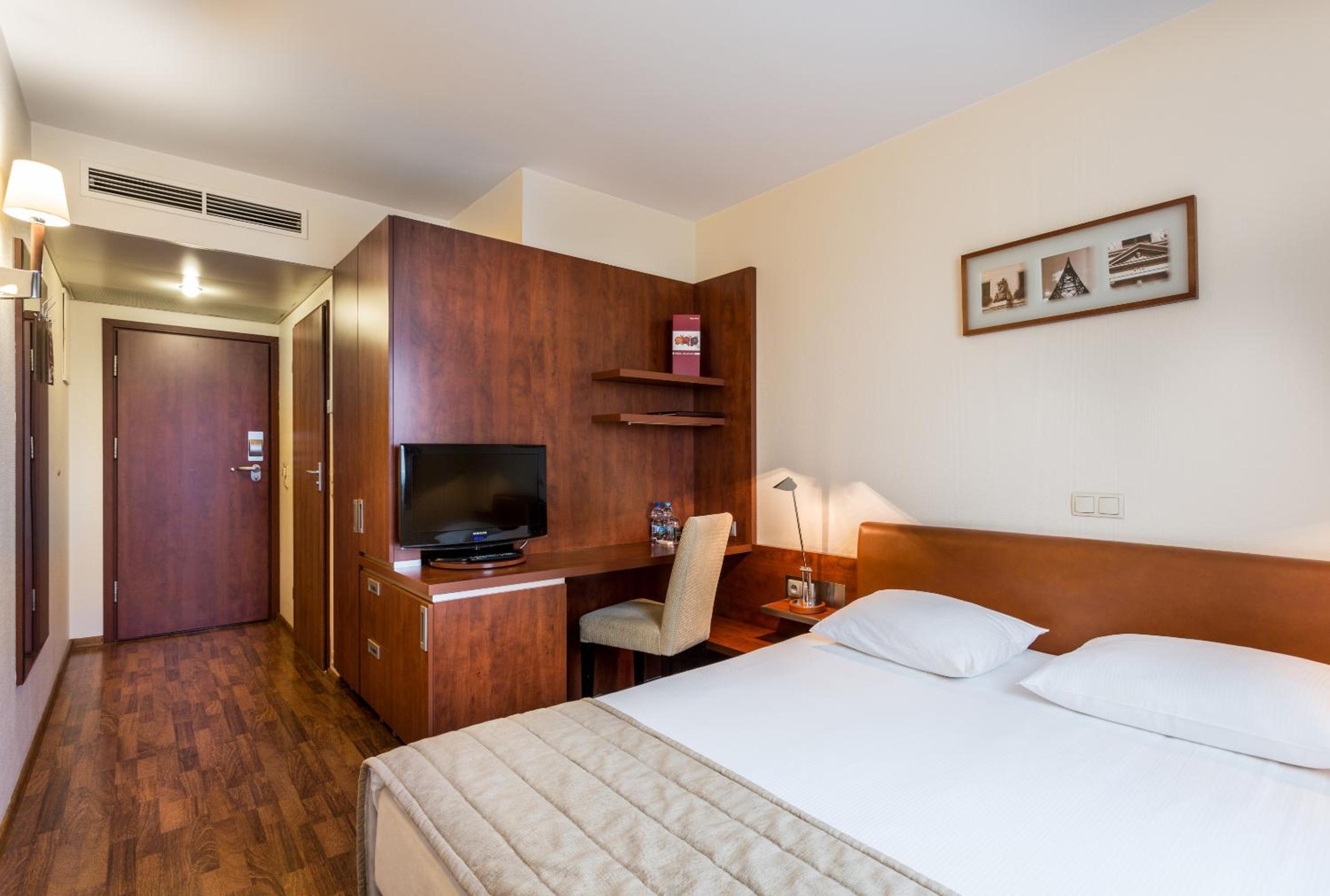 Double Room - Photo 4