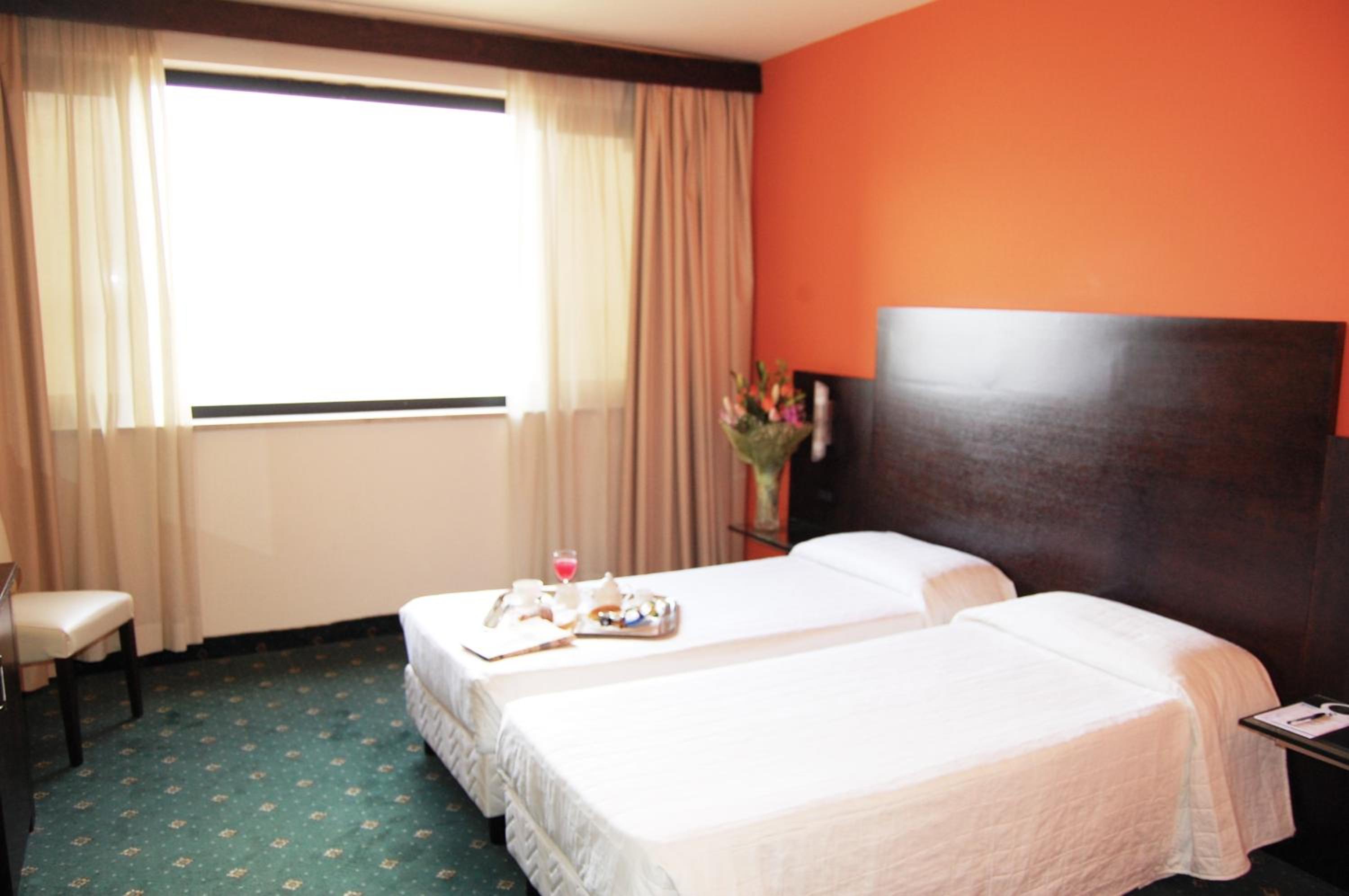 Twin Room - Photo 1