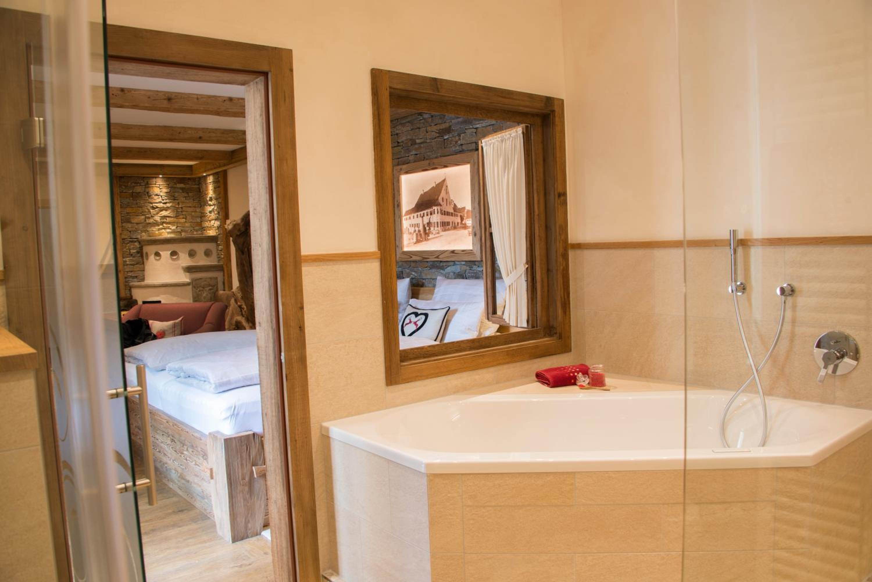 Deluxe Double Room - Photo 28
