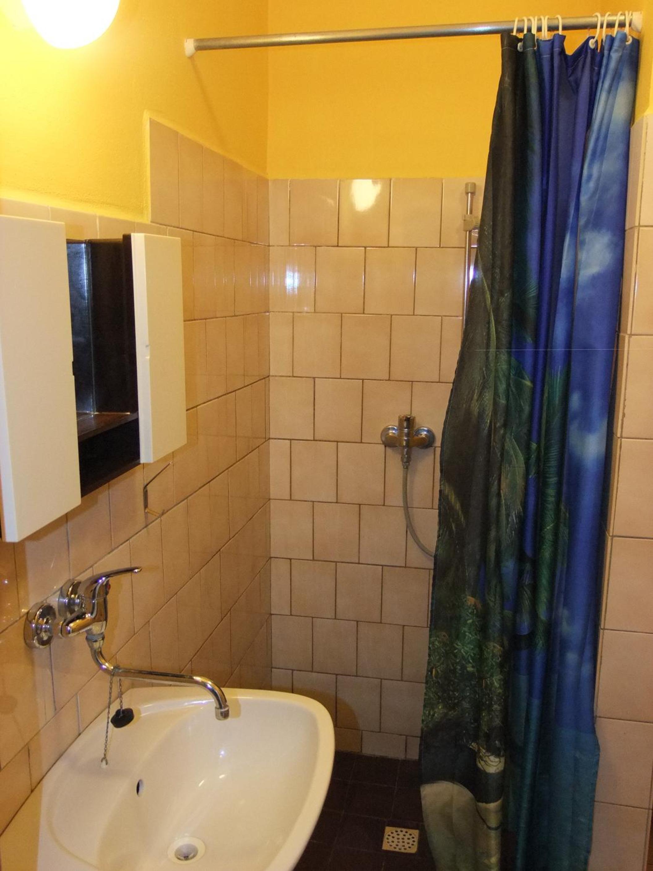 Quadruple Room - Photo 5