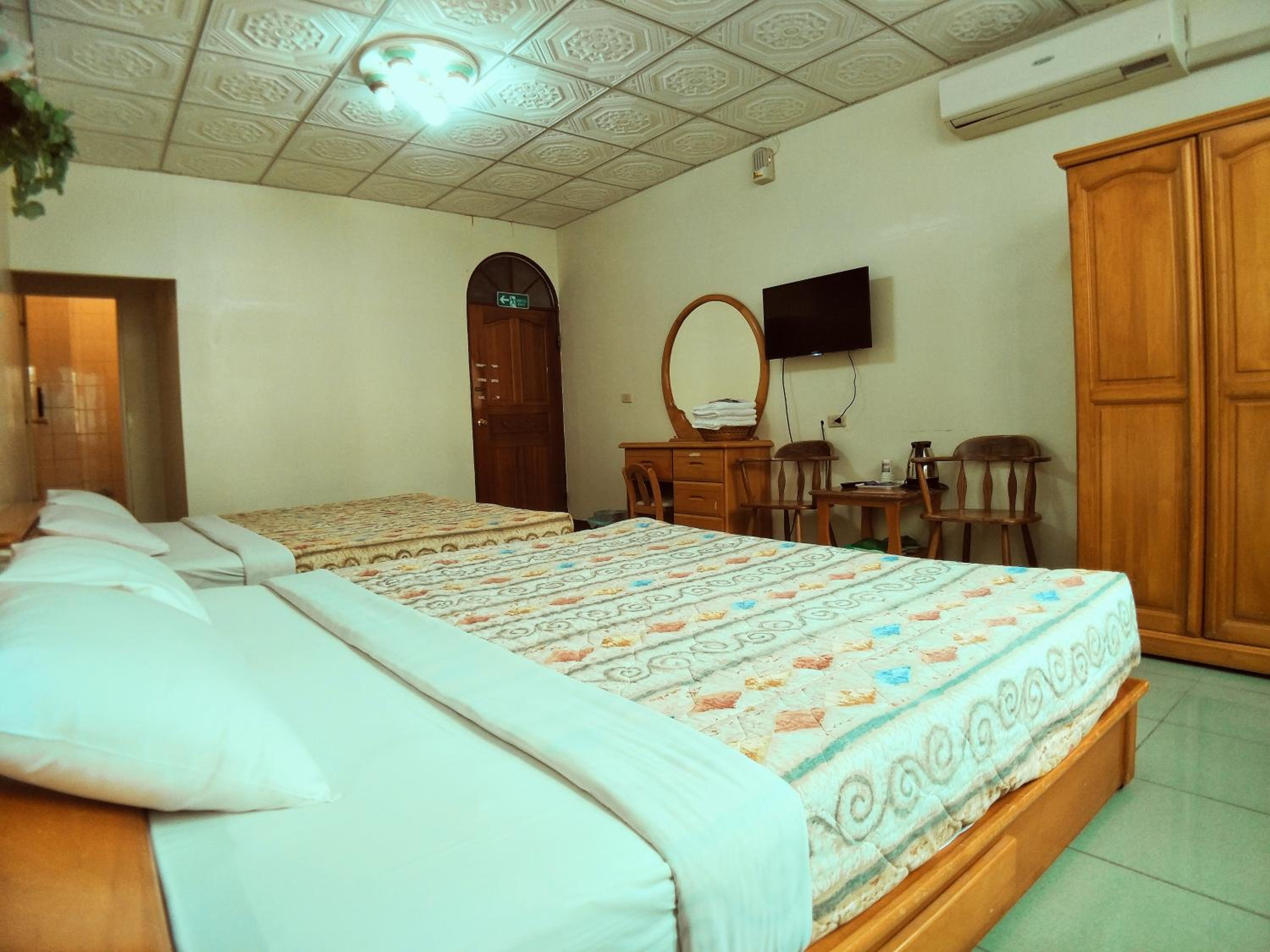 Quadruple Room with Mountain View photo 2