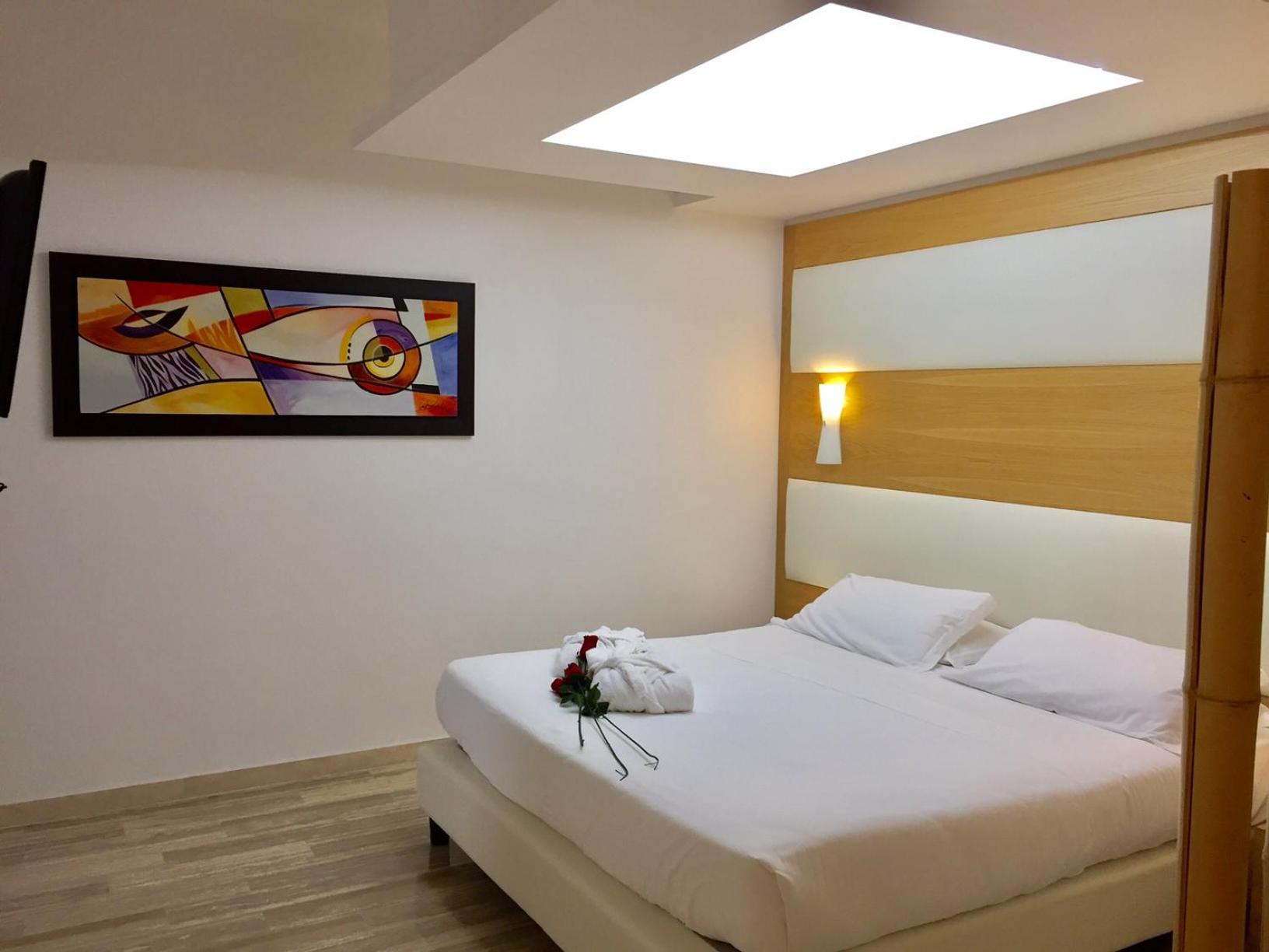 Suite - Photo 1