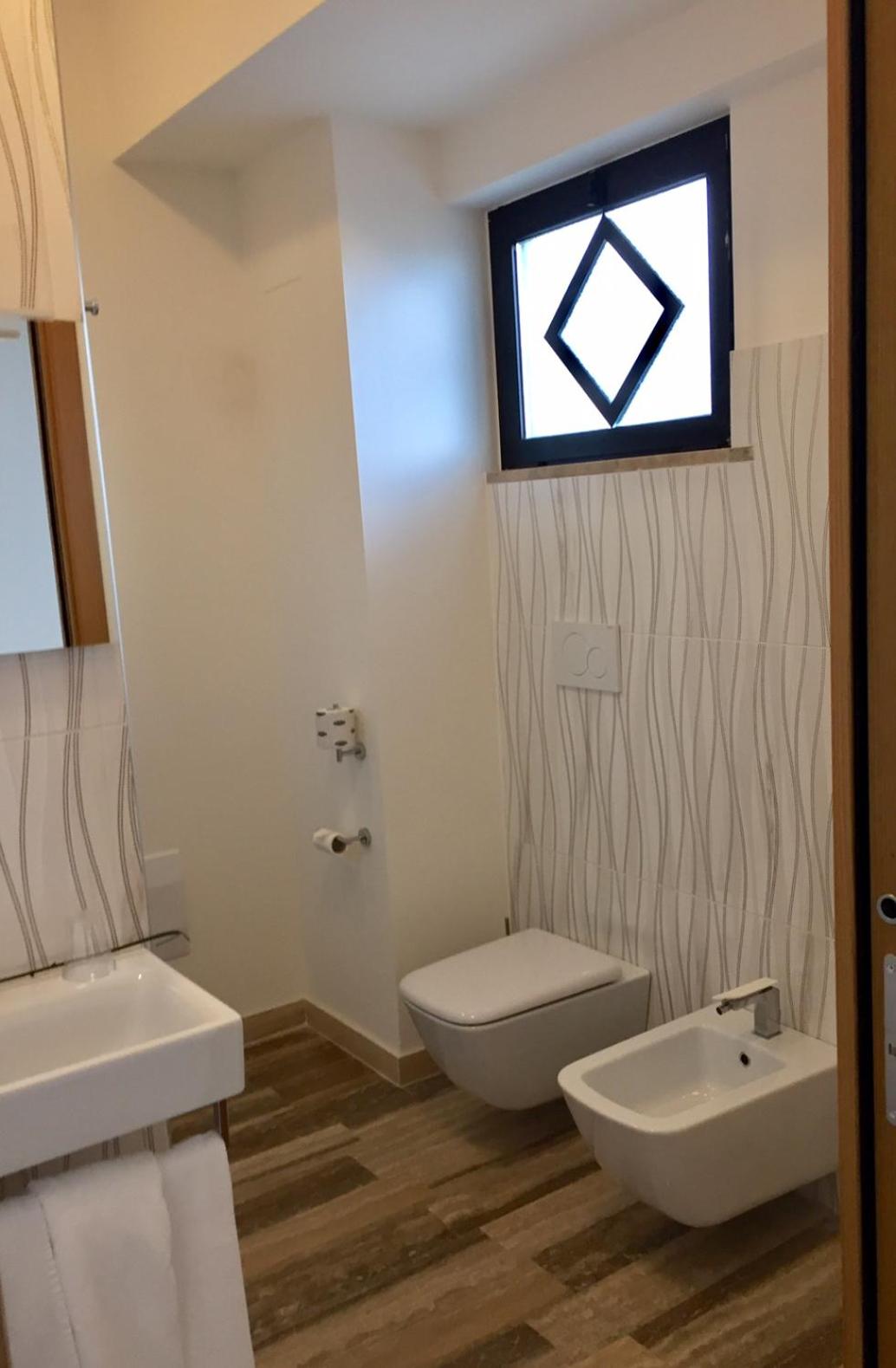 Suite - Photo 3