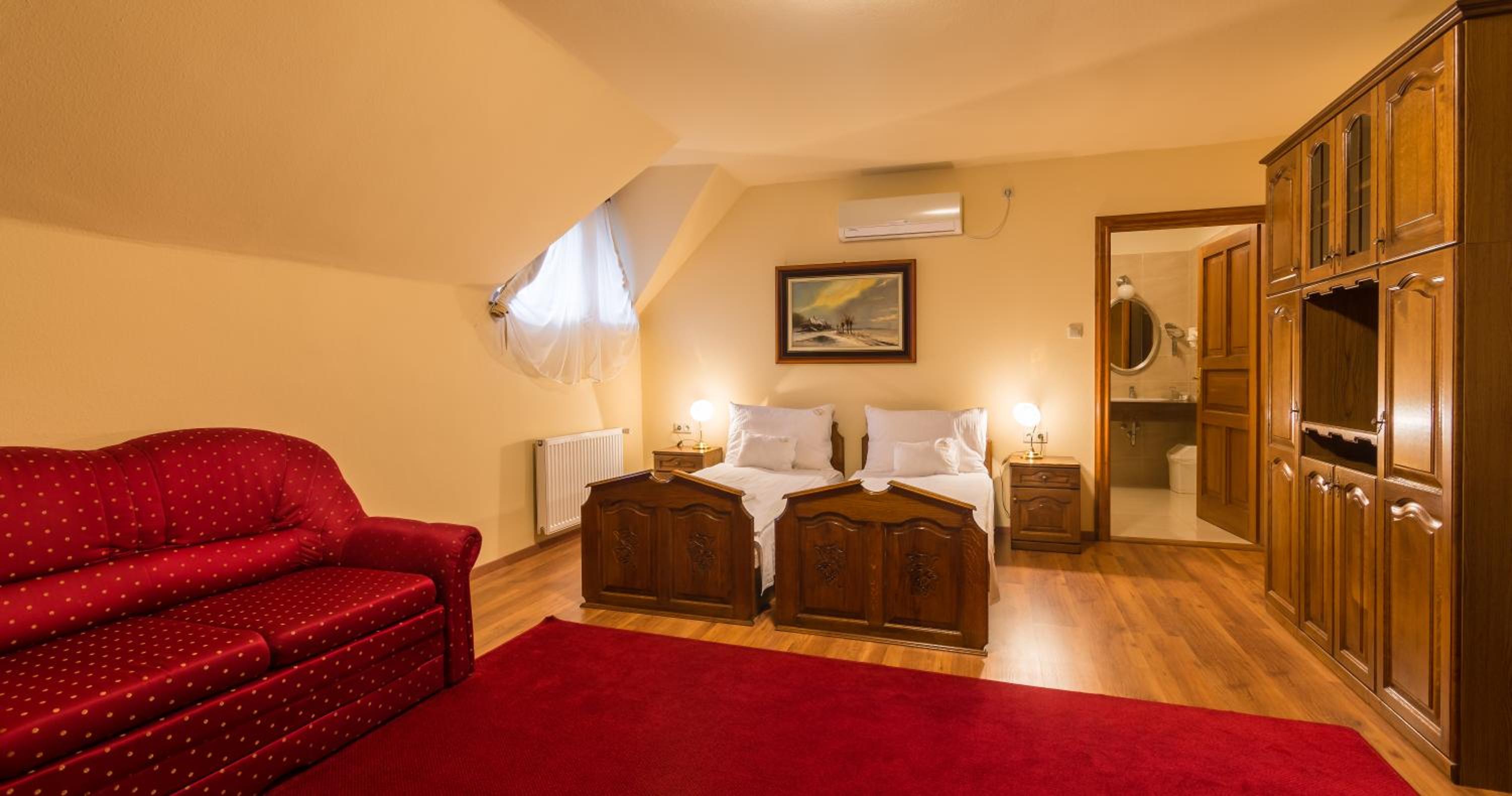 Superior Triple Room photo 2
